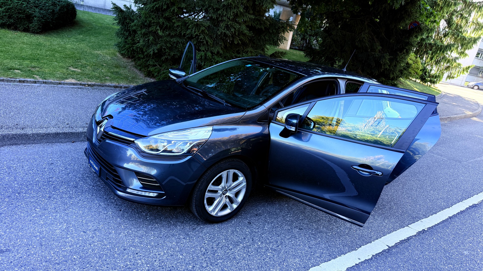 RENAULT Clio 0.9 12V Zen-image-14
