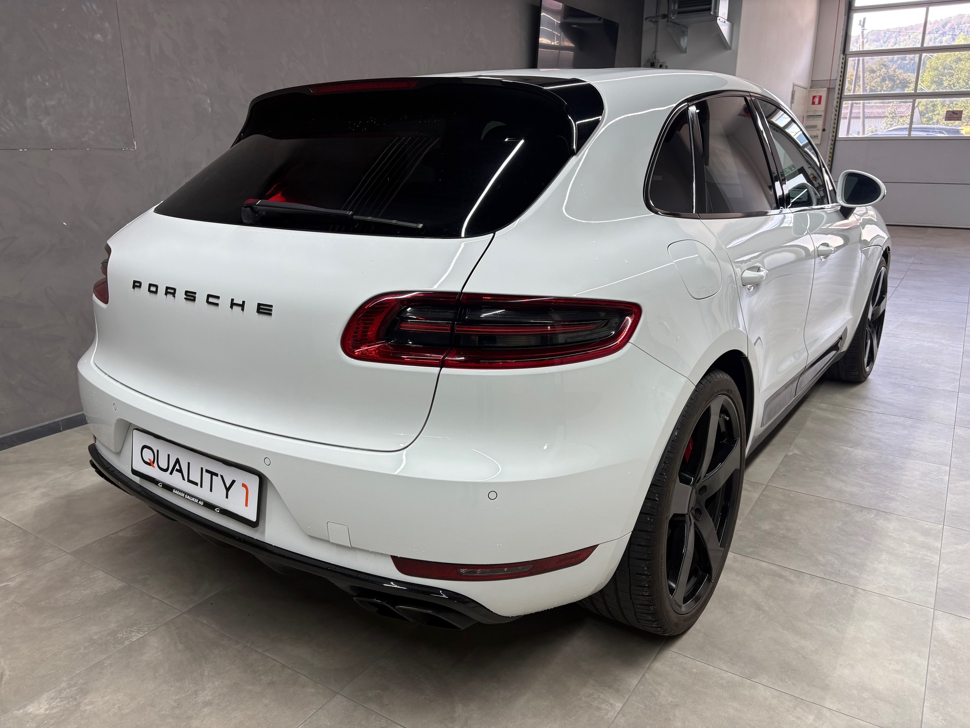 PORSCHE Macan Turbo PDK-image-5