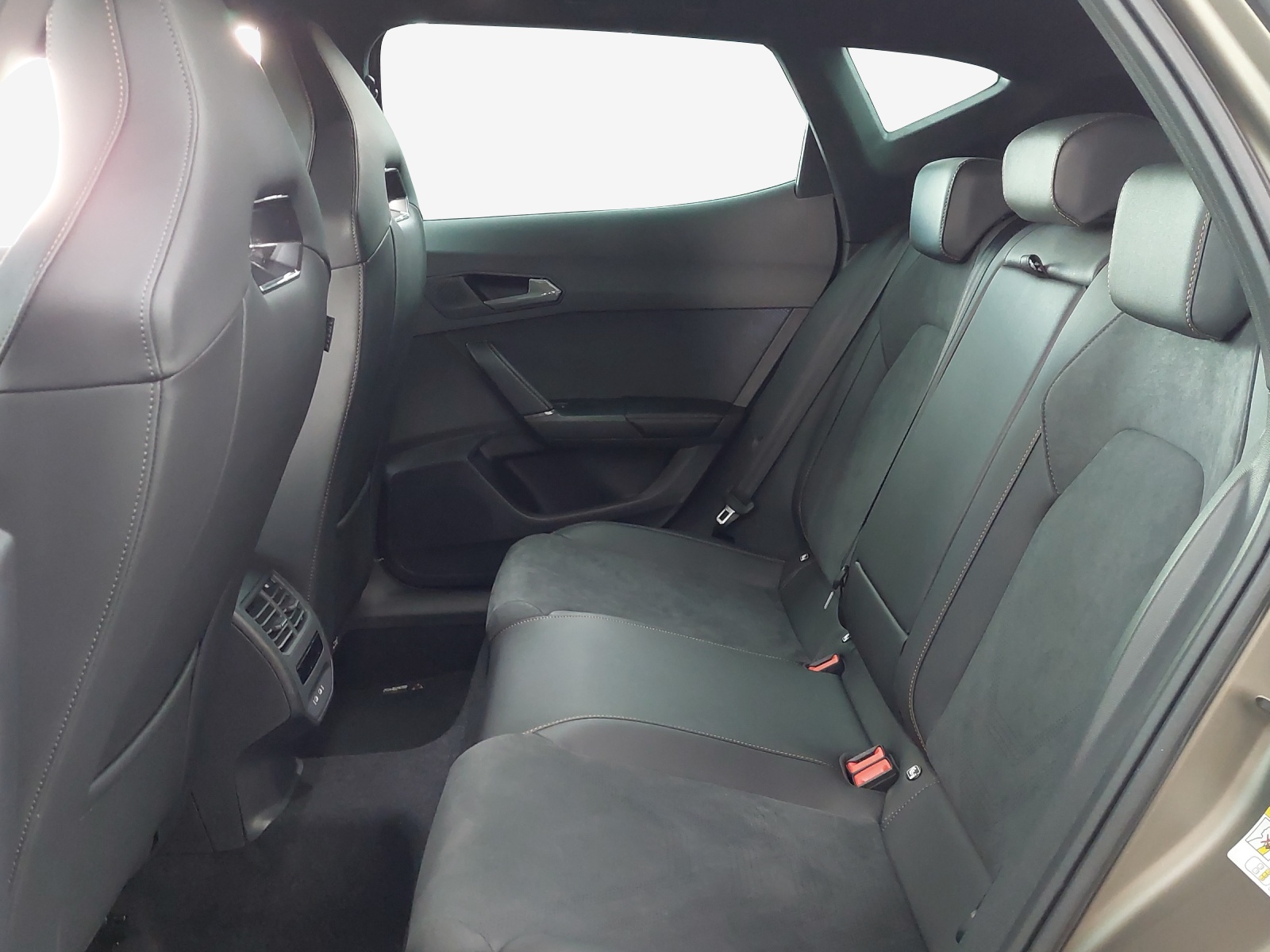 CUPRA Formentor 1.5 e-HYBRID pHEV VZ DSG-image-11