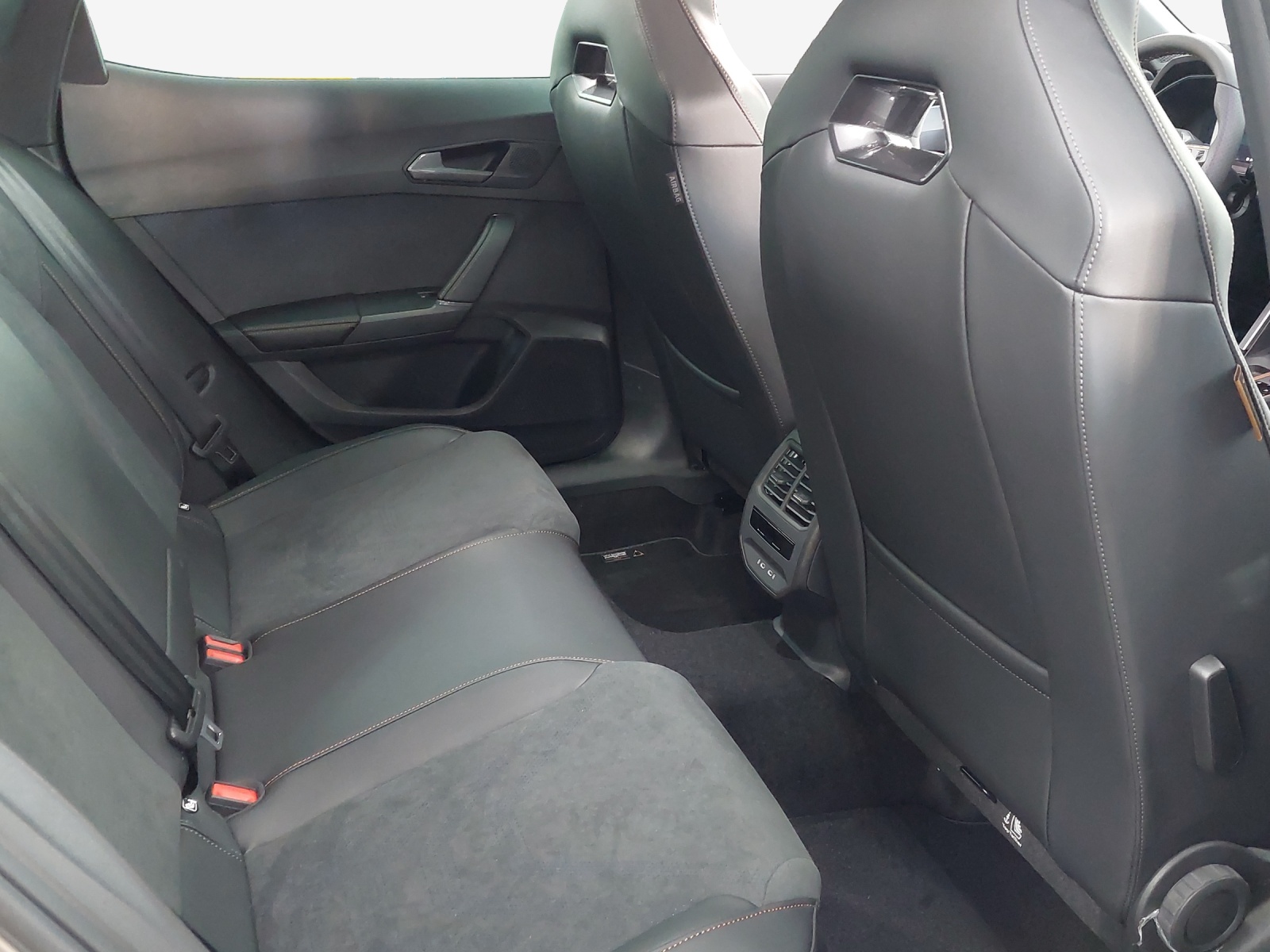 CUPRA Formentor 1.5 e-HYBRID pHEV VZ DSG-image-14