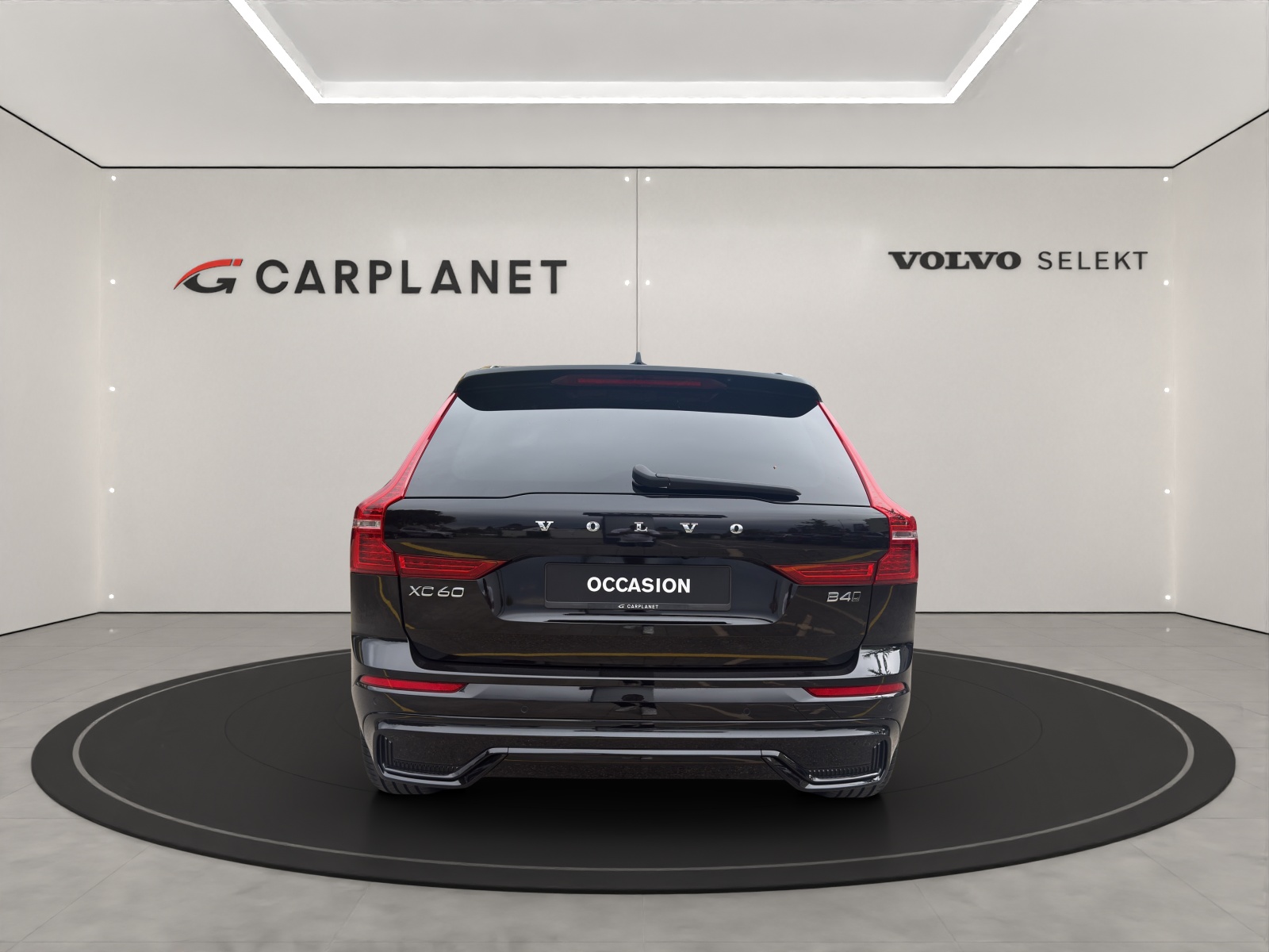 VOLVO XC60 2.0 B4 MH Plus Dark AWD-image-4