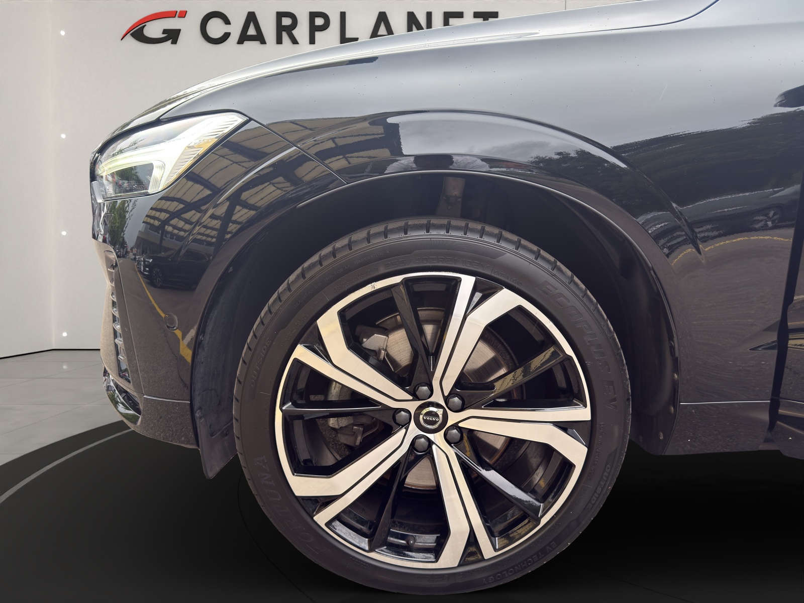 VOLVO XC60 2.0 B4 MH Plus Dark AWD-image-6