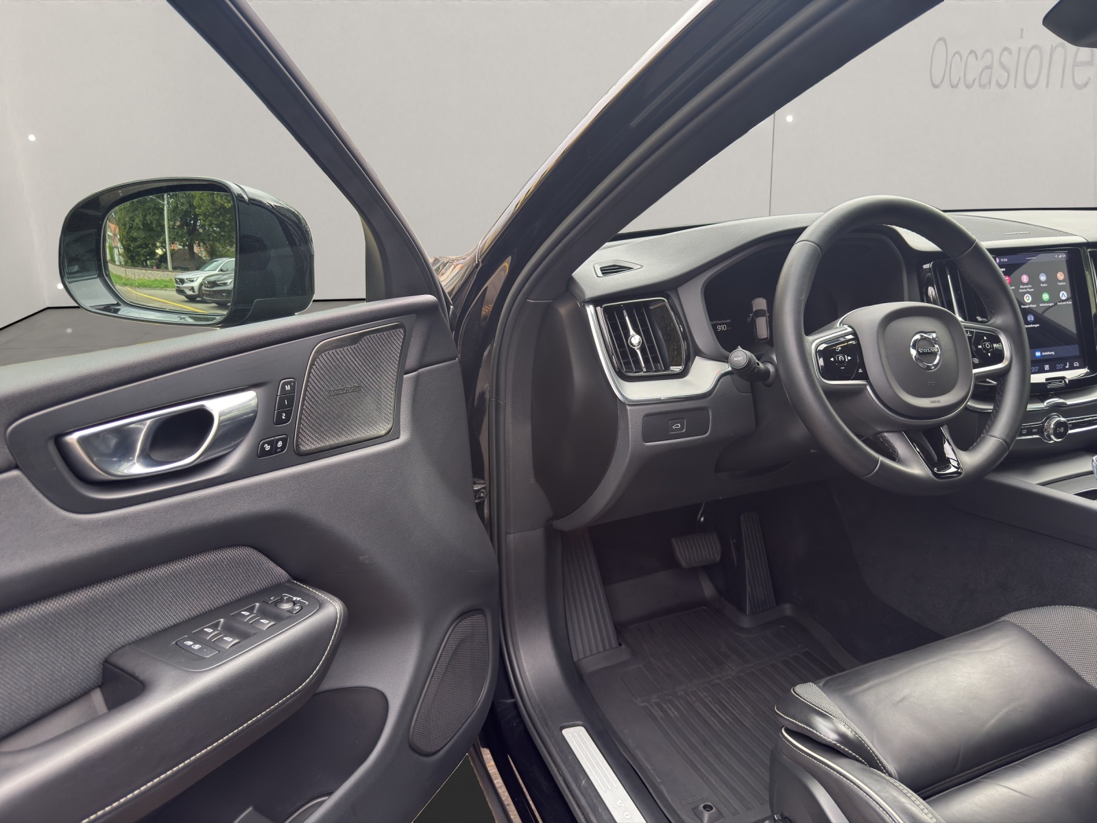 VOLVO XC60 2.0 B4 MH Plus Dark AWD-image-7