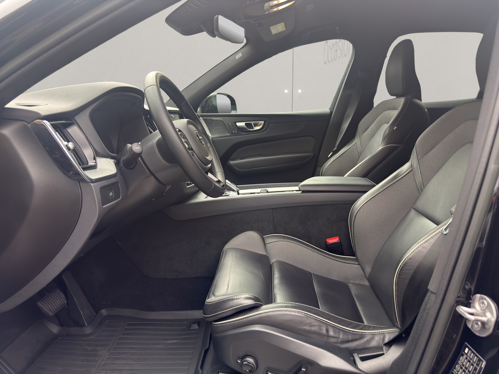 VOLVO XC60 2.0 B4 MH Plus Dark AWD-image-8