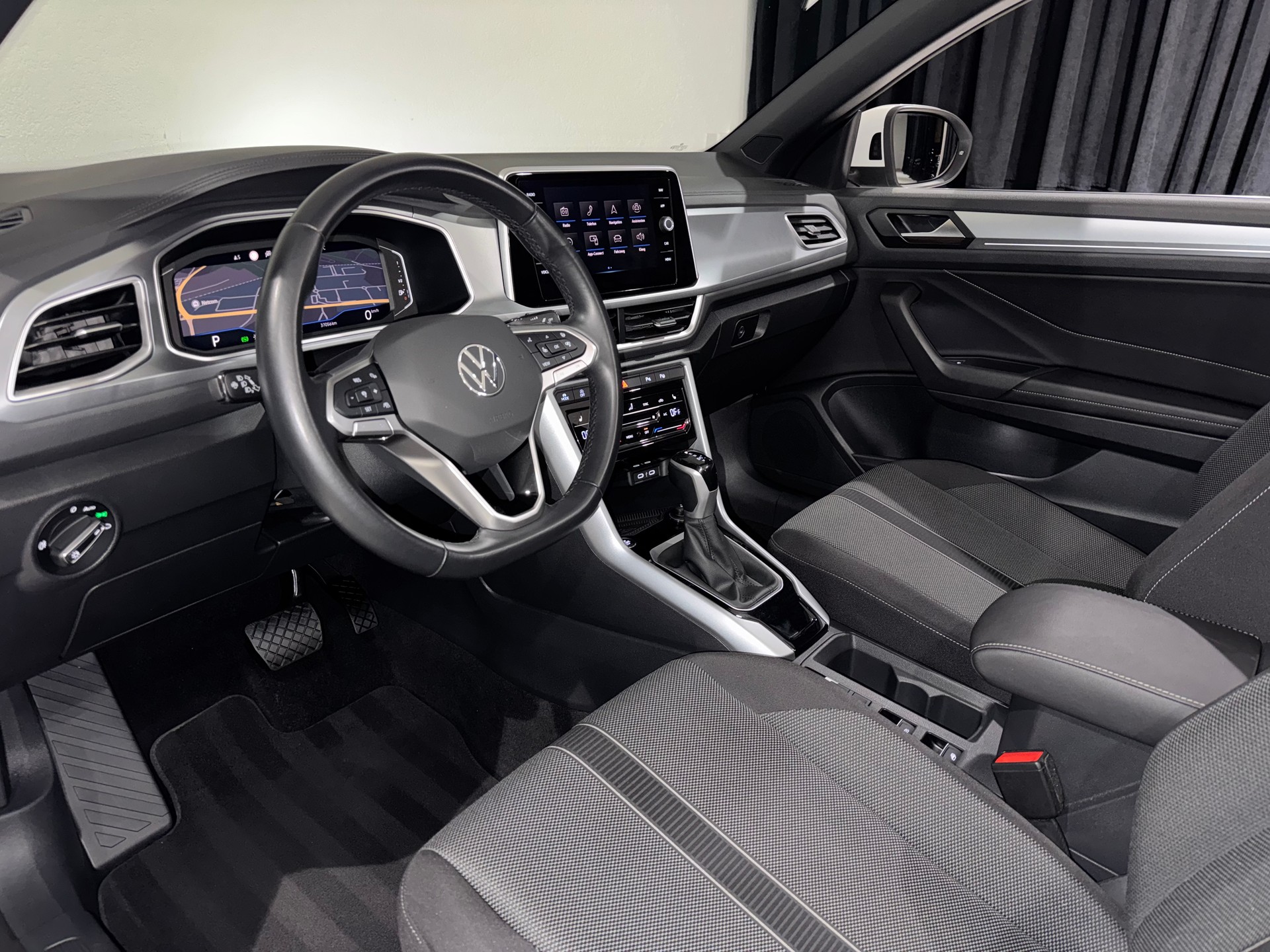 VW T-Roc Cabriolet 1.5 TSI EVO Style DSG | CH | 1.Hand |-image-18