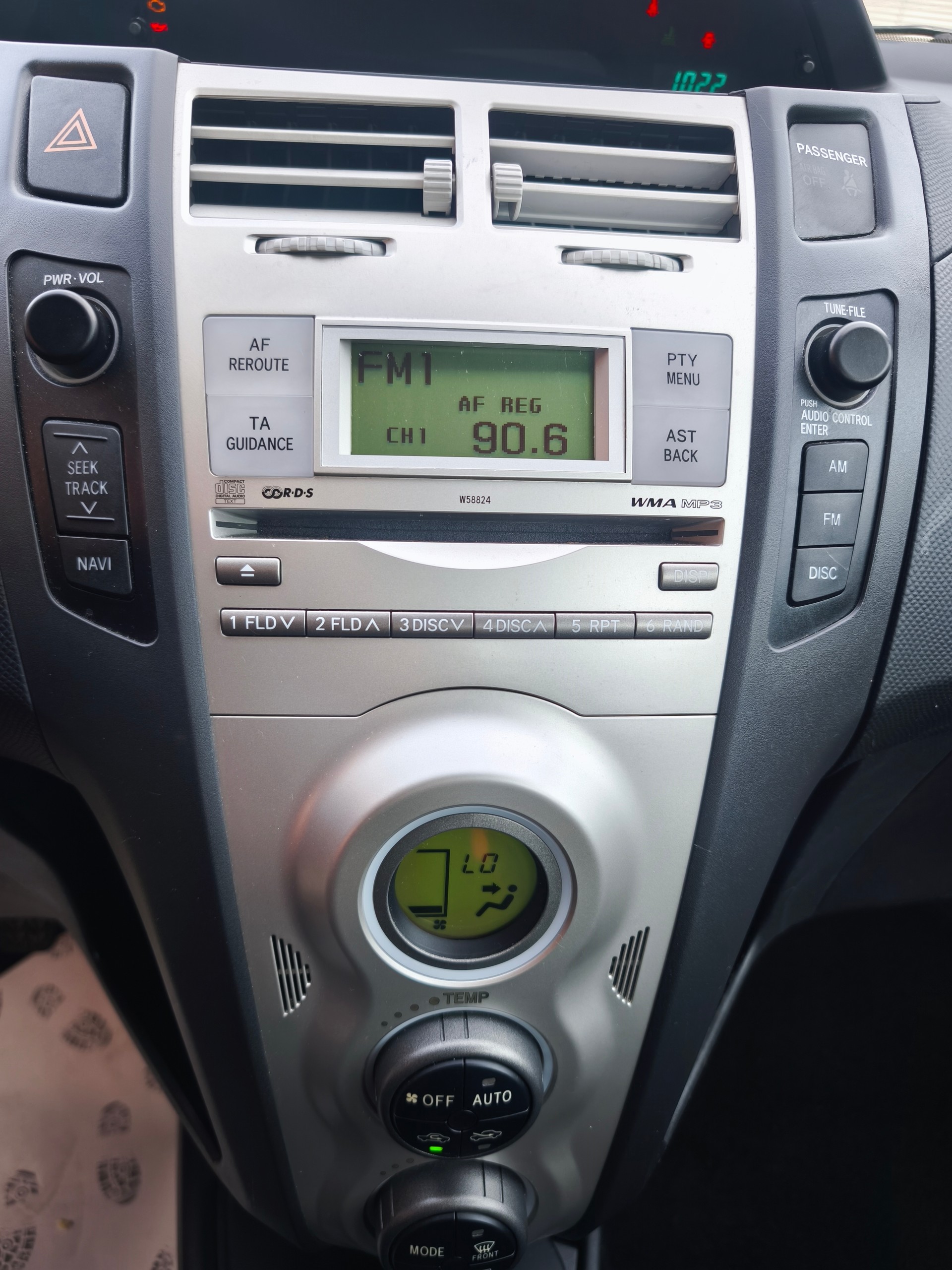 TOYOTA Yaris 1.3 Linea Sol-image-12