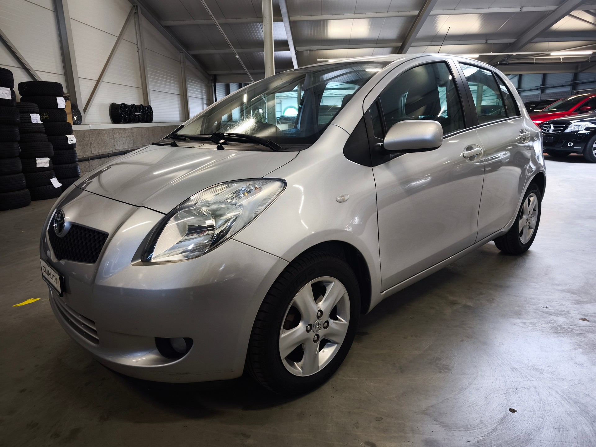 TOYOTA Yaris 1.3 Linea Sol-image-5