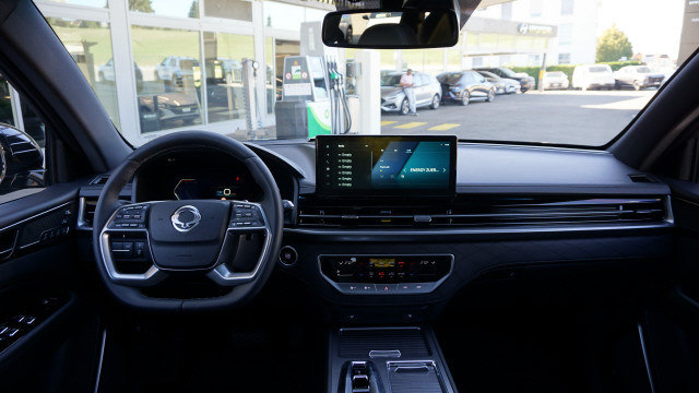 KGM-SsangYong Rexton 2.2 Black 4WD-image-12