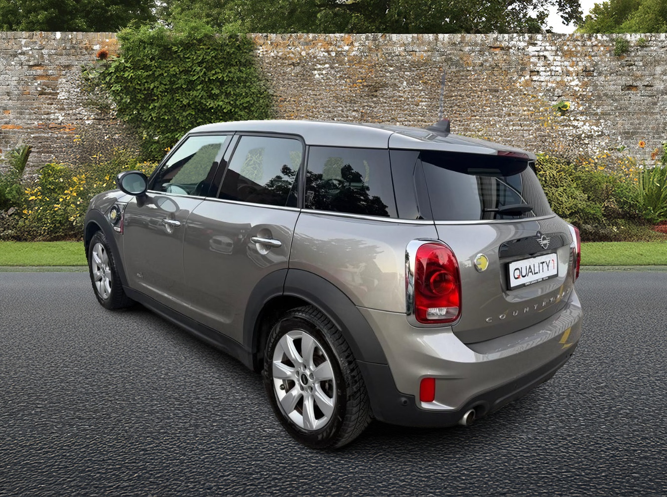 MINI Countryman Cooper SE Trafalgar ALL4 PHEV Steptronic-image-2