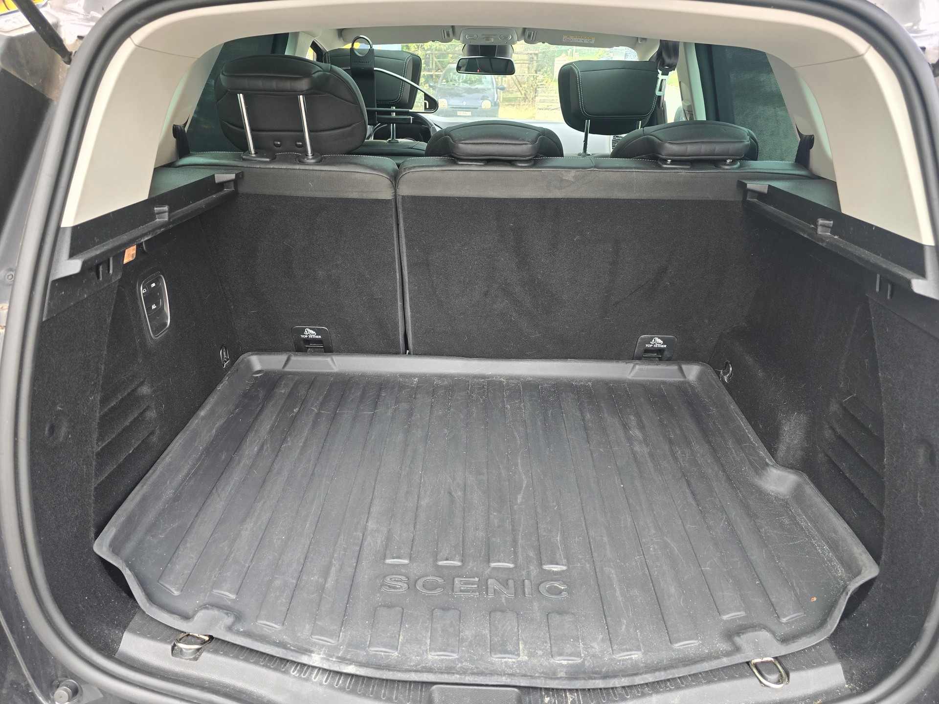 RENAULT Scénic 1.2 16V Turbo Bose-image-6