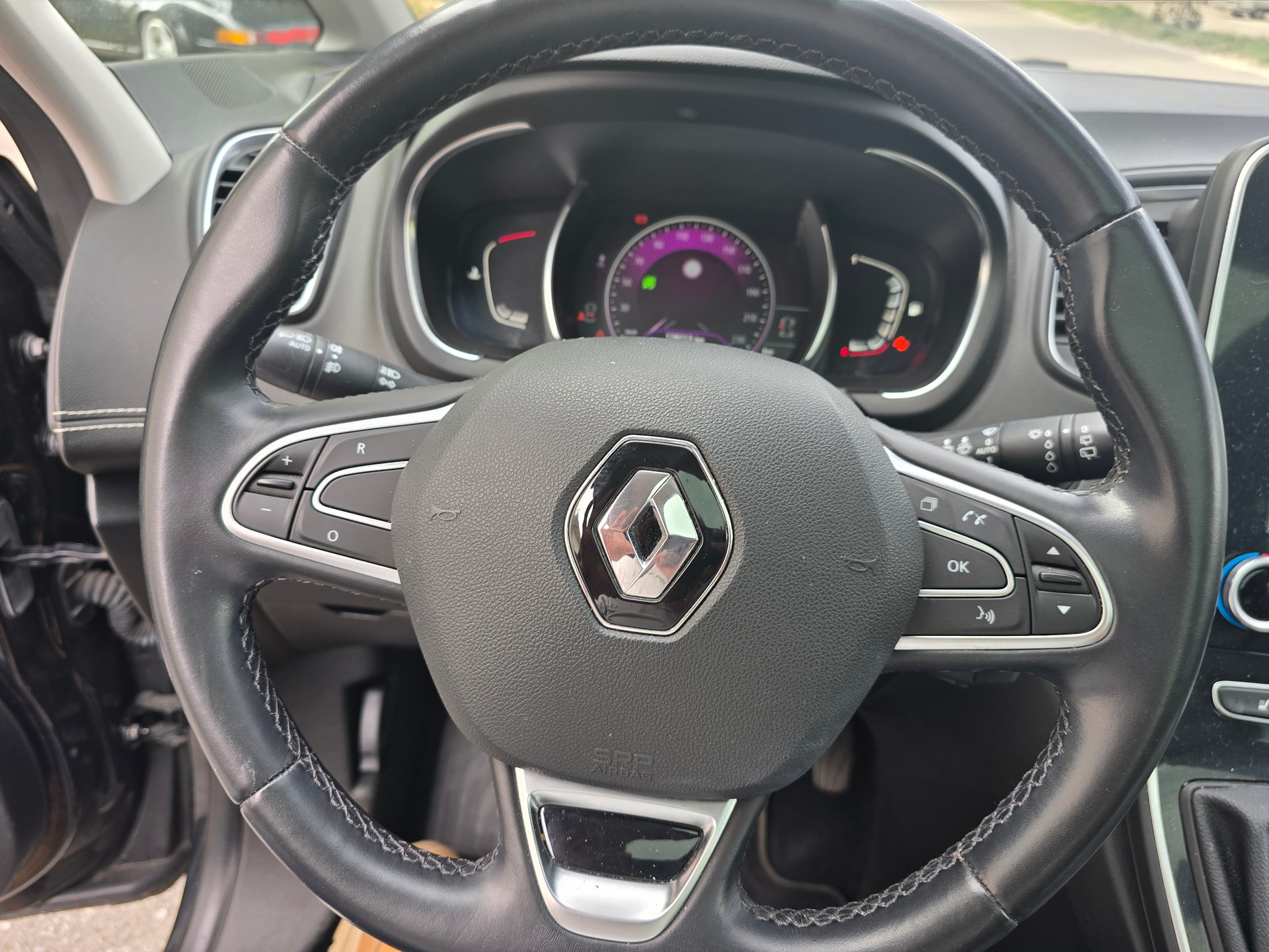 RENAULT Scénic 1.2 16V Turbo Bose-image-12