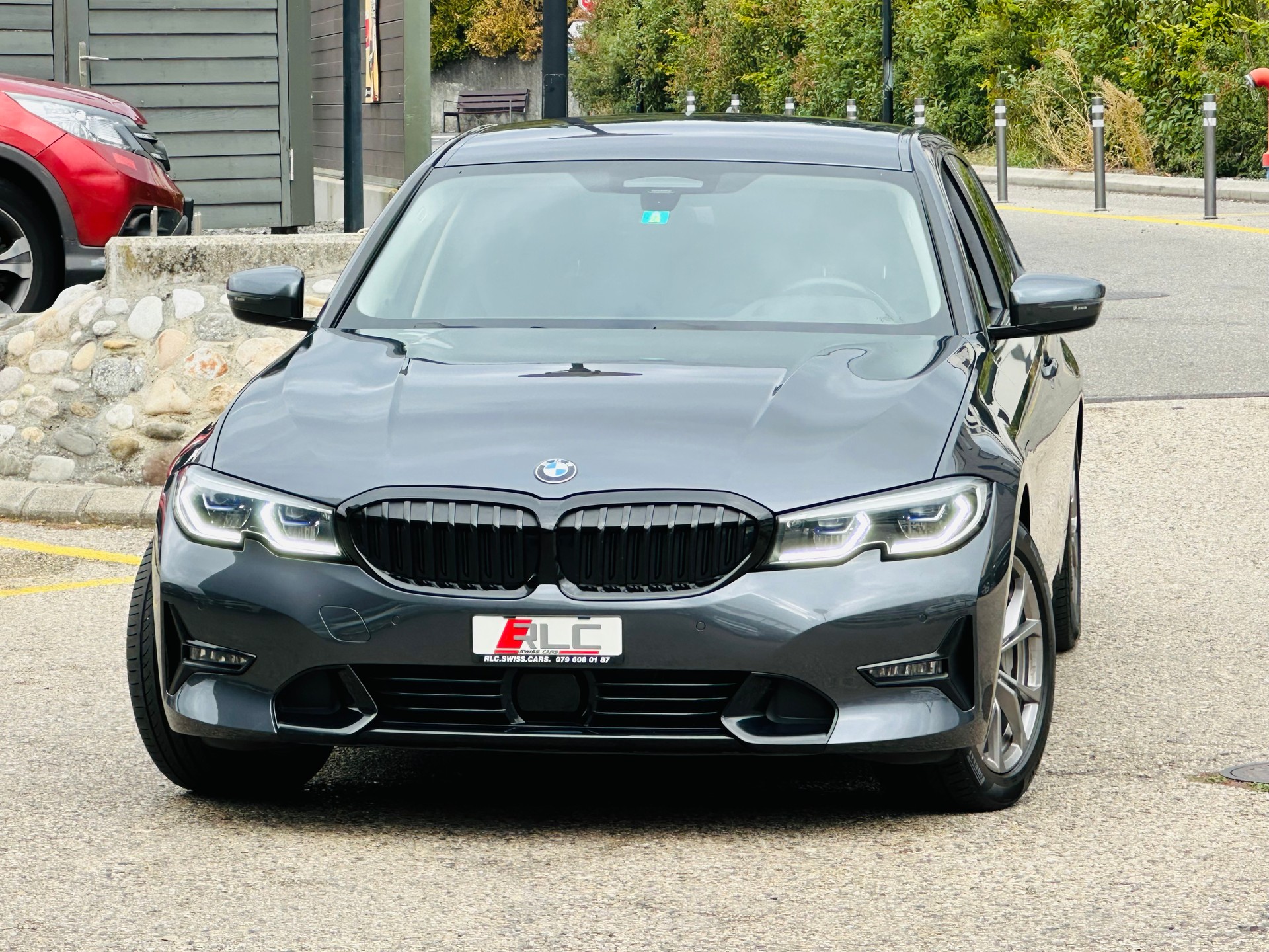 BMW 330e xDrive Steptronic-image-1