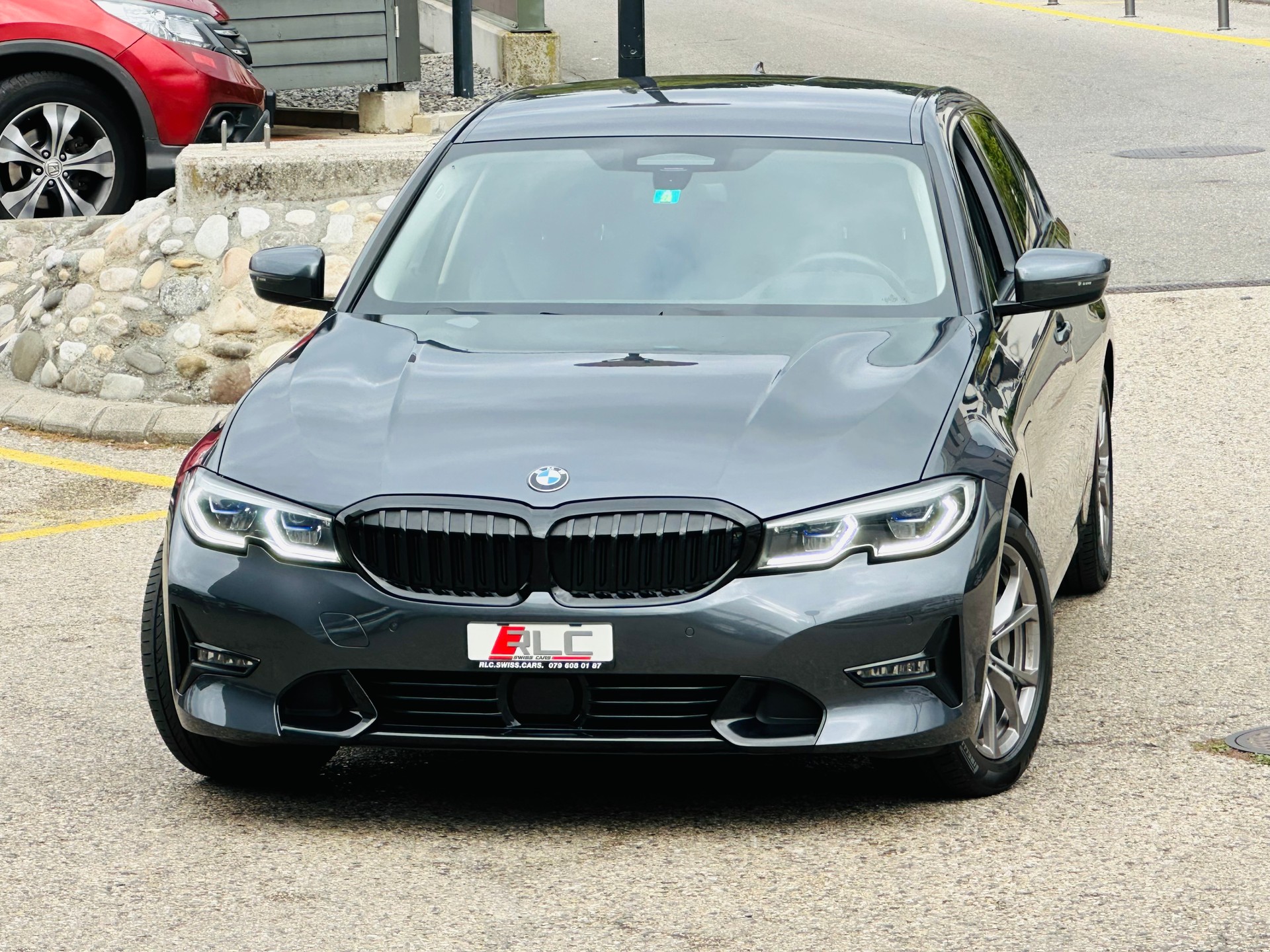 BMW 330e xDrive Steptronic-image-0