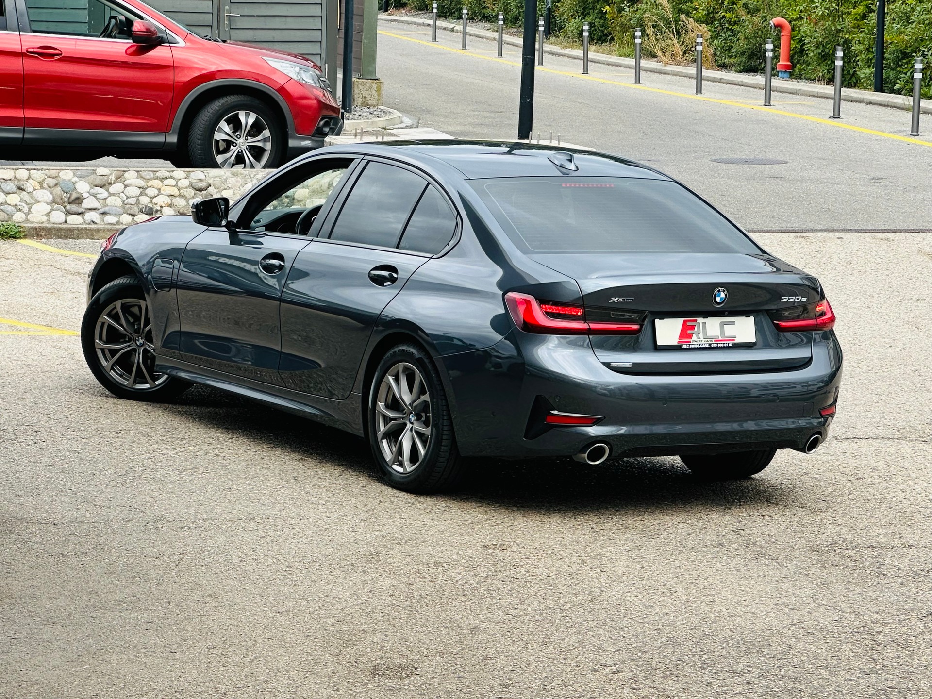 BMW 330e xDrive Steptronic-image-9