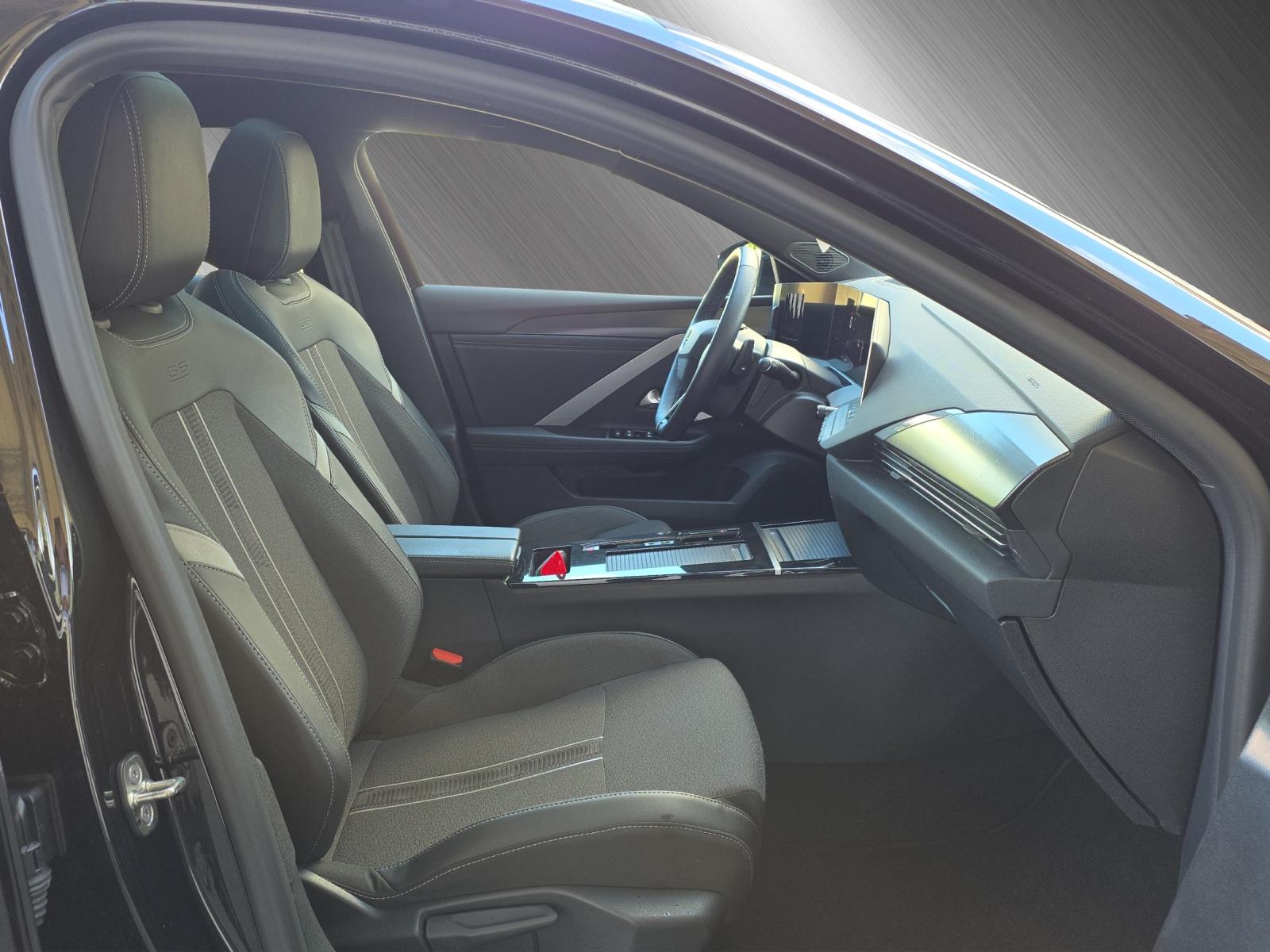 OPEL Astra Sports Tourer 1.2 T Hybrid GS-image-14