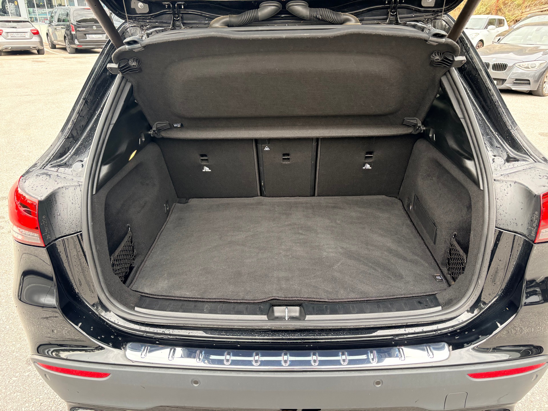 MERCEDES-BENZ GLA 250 4Matic 8G-DCT-image-16