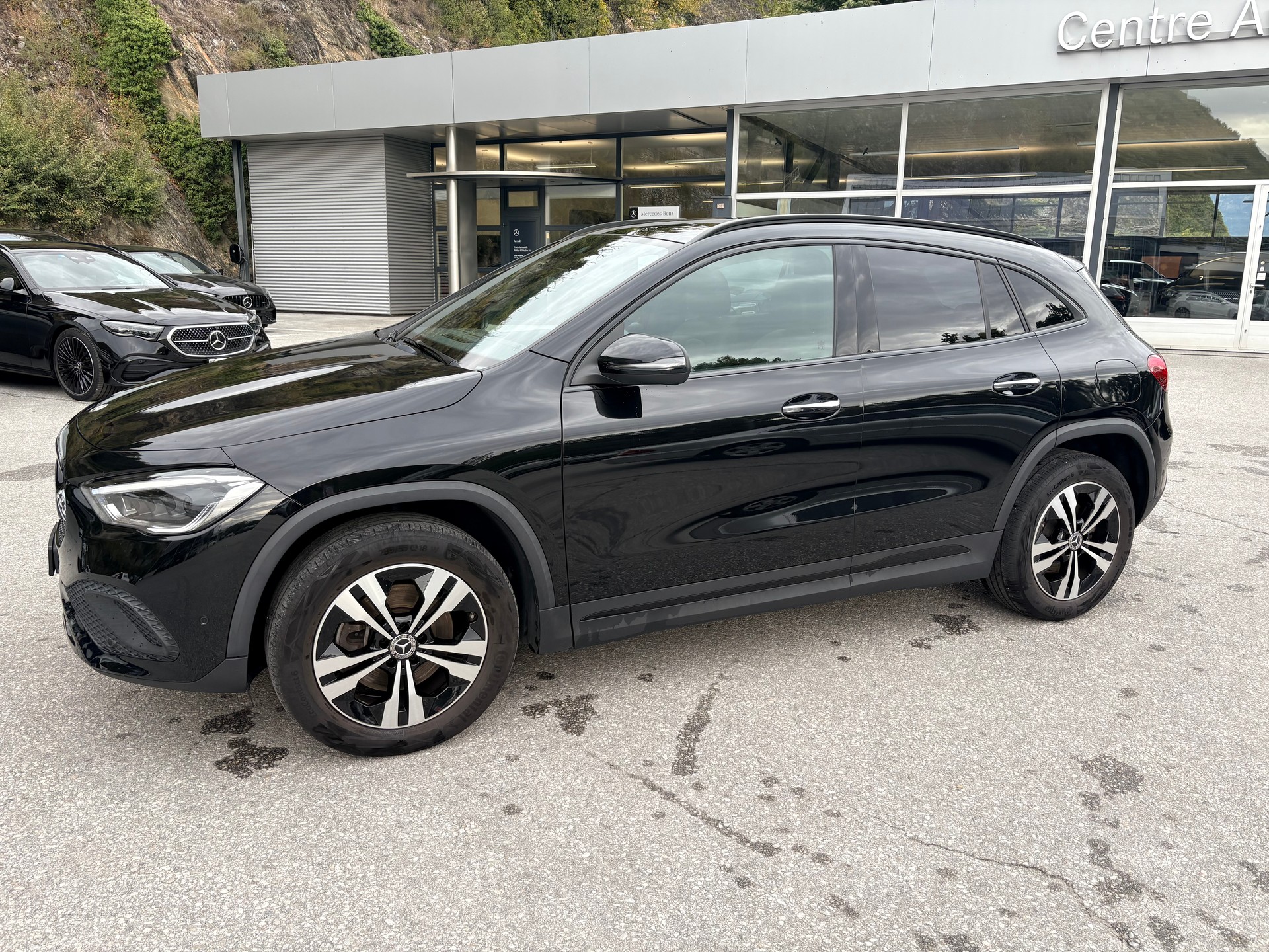 MERCEDES-BENZ GLA 250 4Matic 8G-DCT-image-2