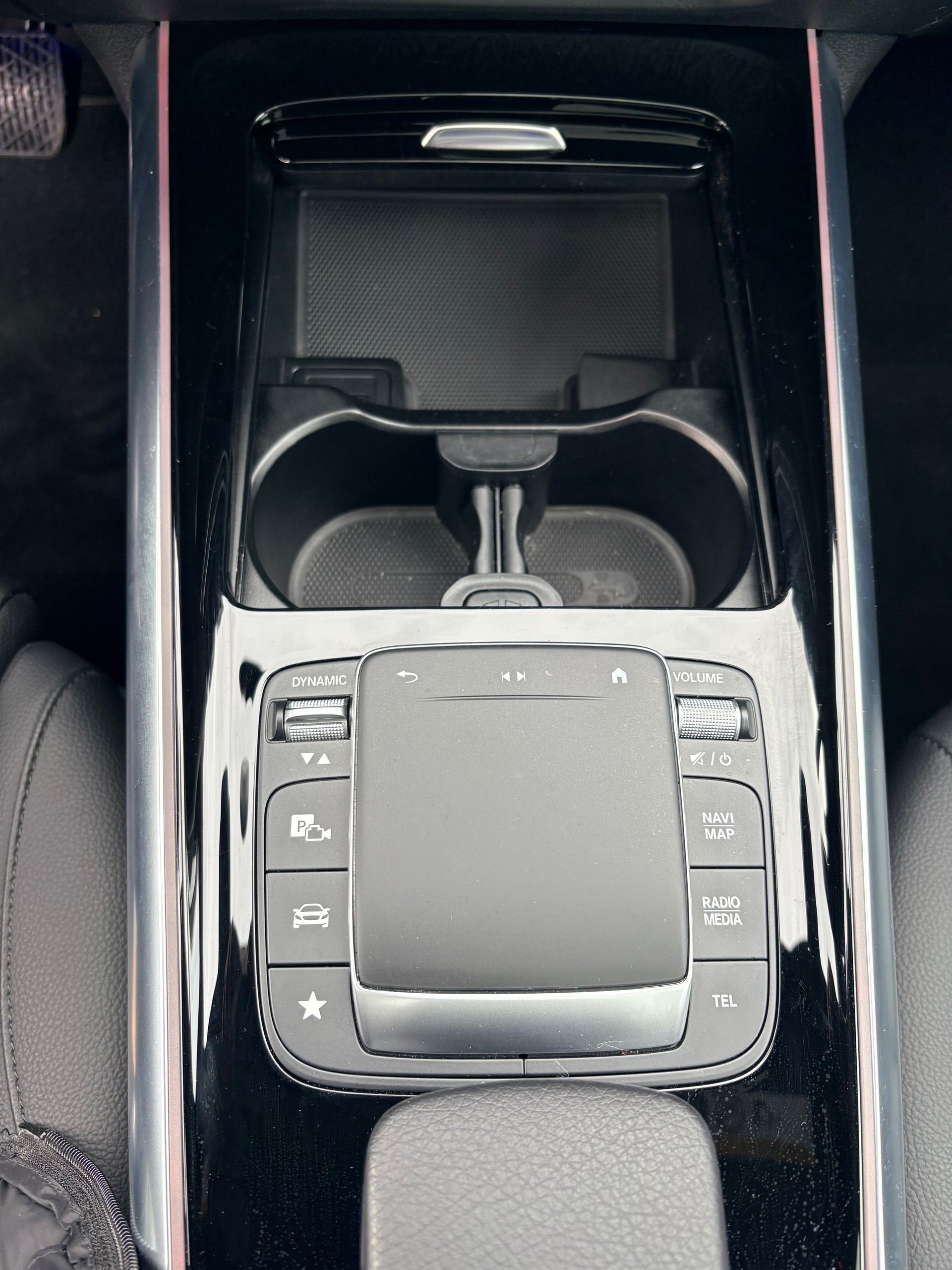 MERCEDES-BENZ GLA 250 4Matic 8G-DCT-image-13