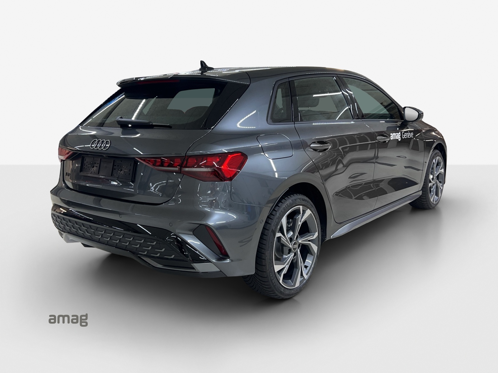 AUDI A3 Sportback TFSI 85 kW S line Ambition S tronic-image-4