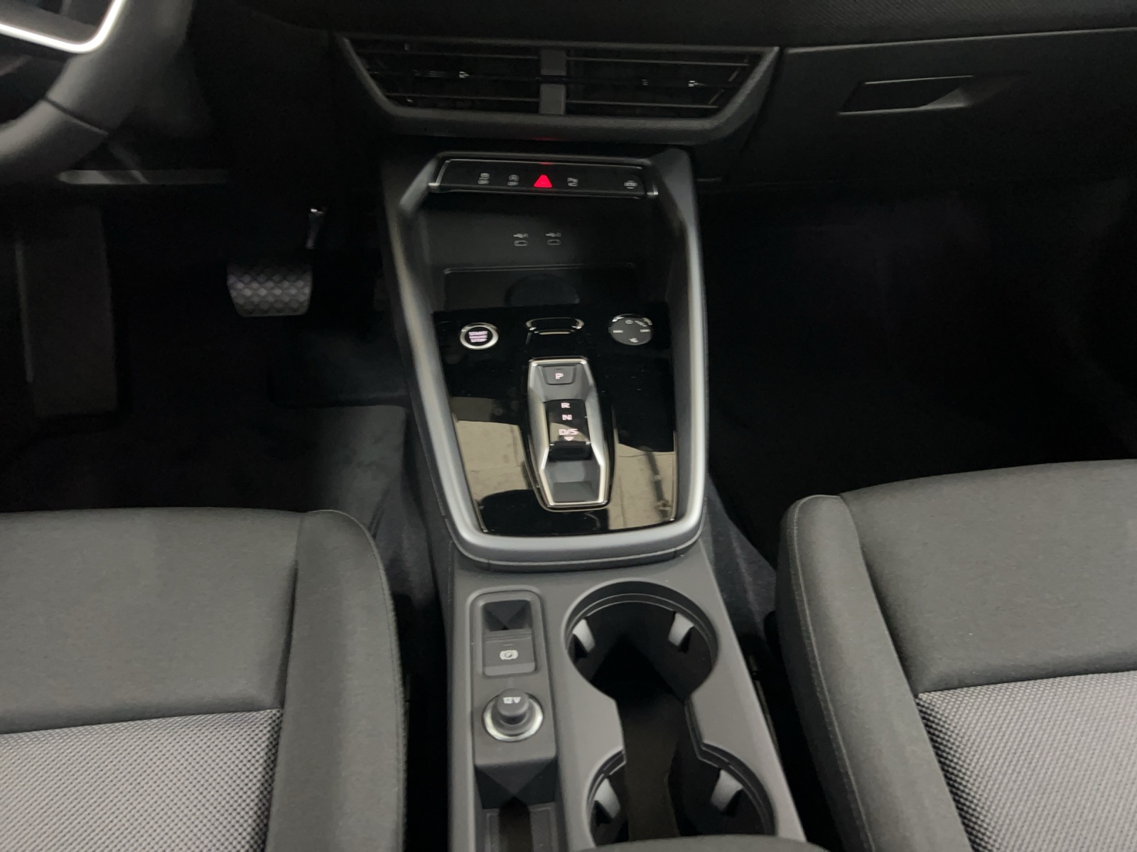 AUDI A3 Sportback TFSI 85 kW S line Ambition S tronic-image-10