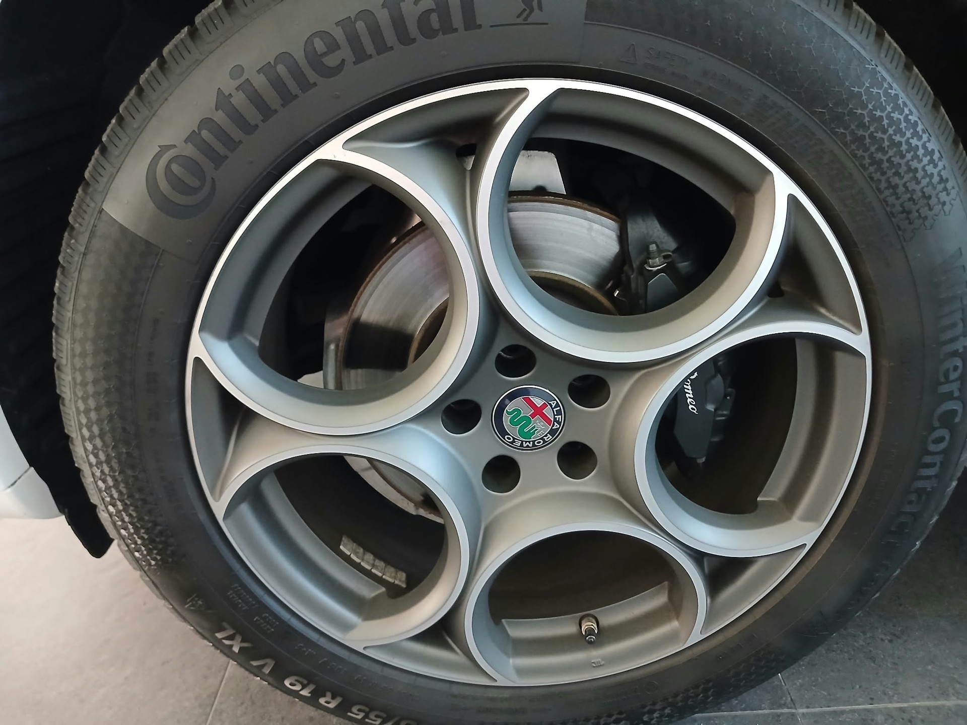 ALFA ROMEO Stelvio 2.0 Executive Q4 Automatic-image-7