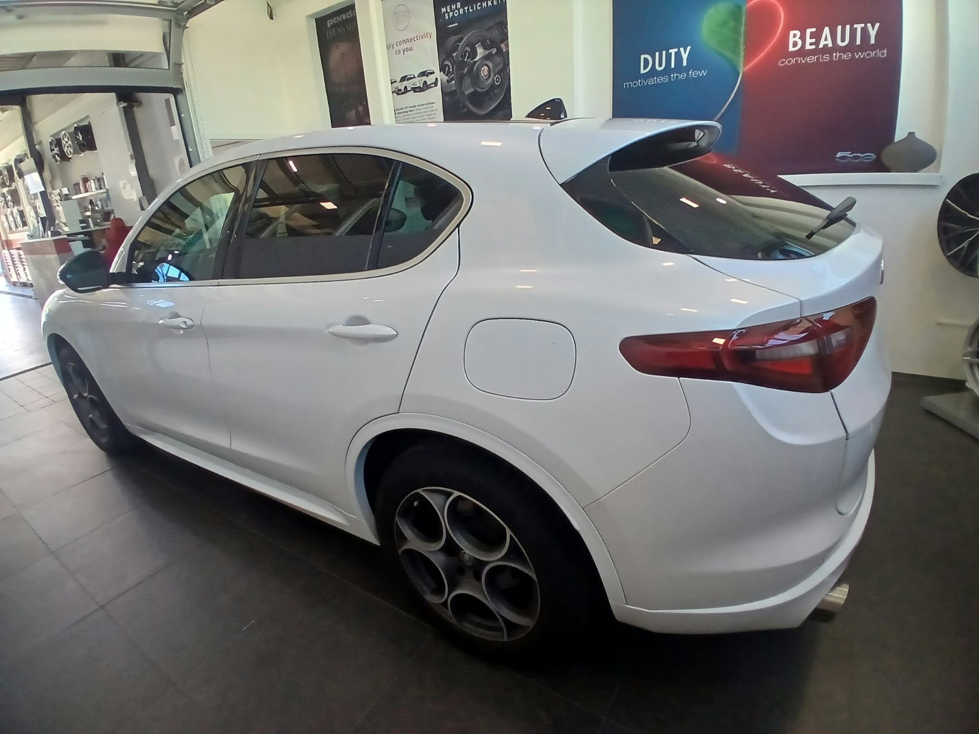 ALFA ROMEO Stelvio 2.0 Executive Q4 Automatic-image-6