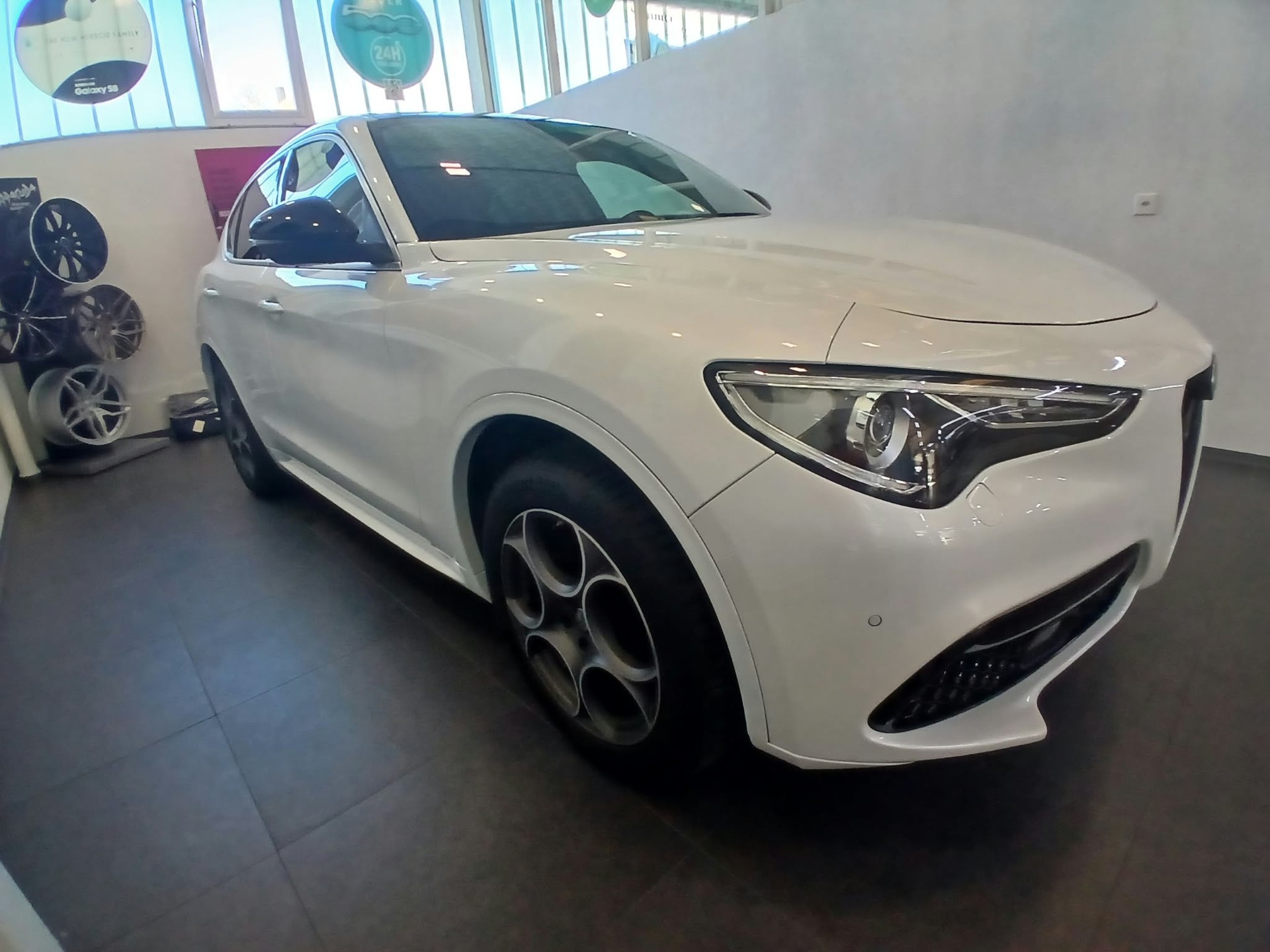 ALFA ROMEO Stelvio 2.0 Executive Q4 Automatic-image-1