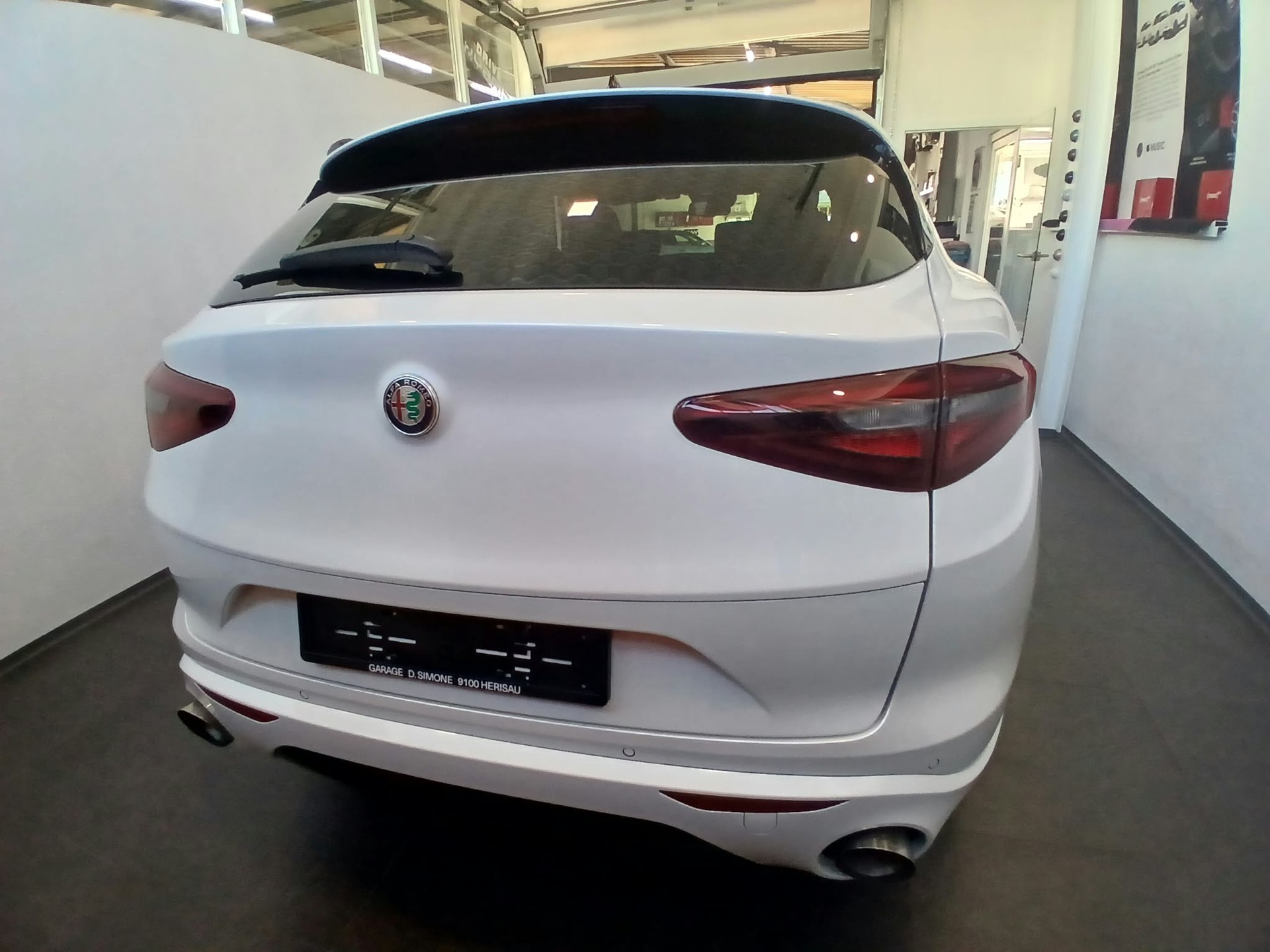 ALFA ROMEO Stelvio 2.0 Executive Q4 Automatic-image-2