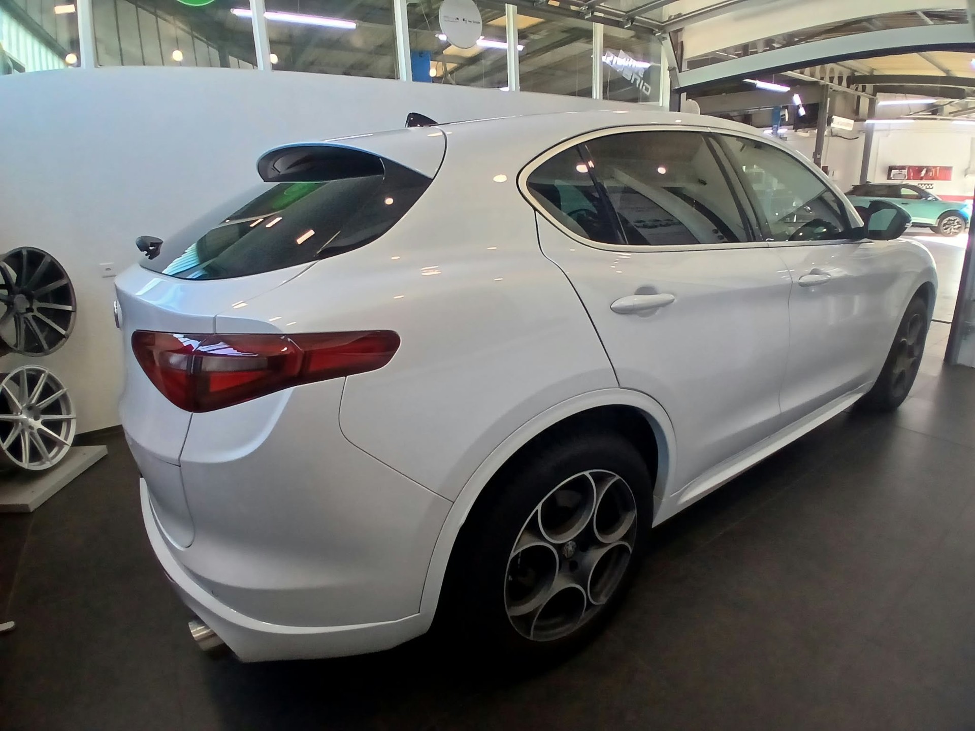 ALFA ROMEO Stelvio 2.0 Executive Q4 Automatic-image-5