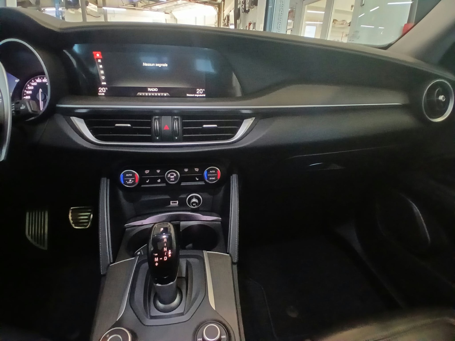 ALFA ROMEO Stelvio 2.0 Executive Q4 Automatic-image-10