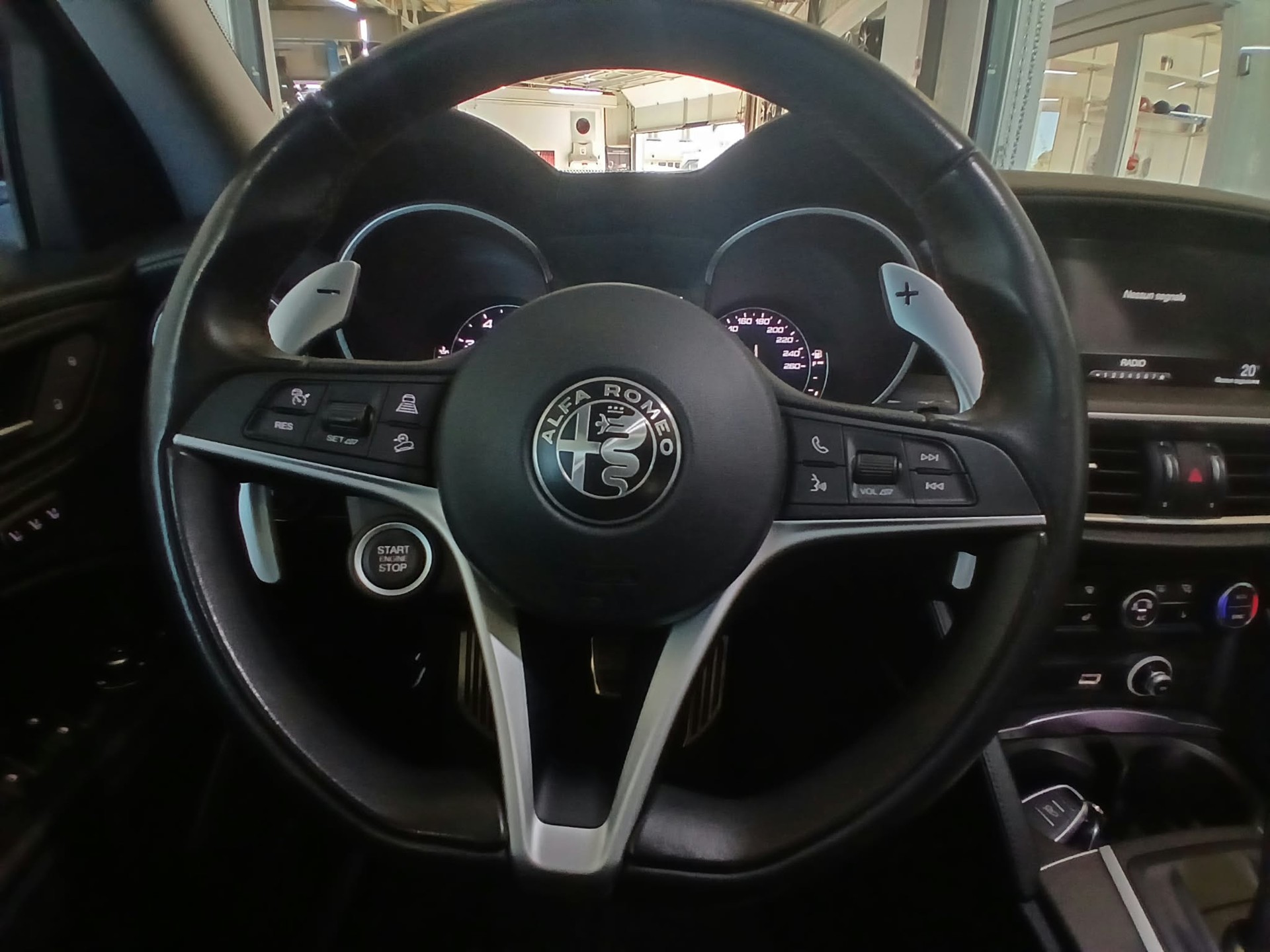 ALFA ROMEO Stelvio 2.0 Executive Q4 Automatic-image-9