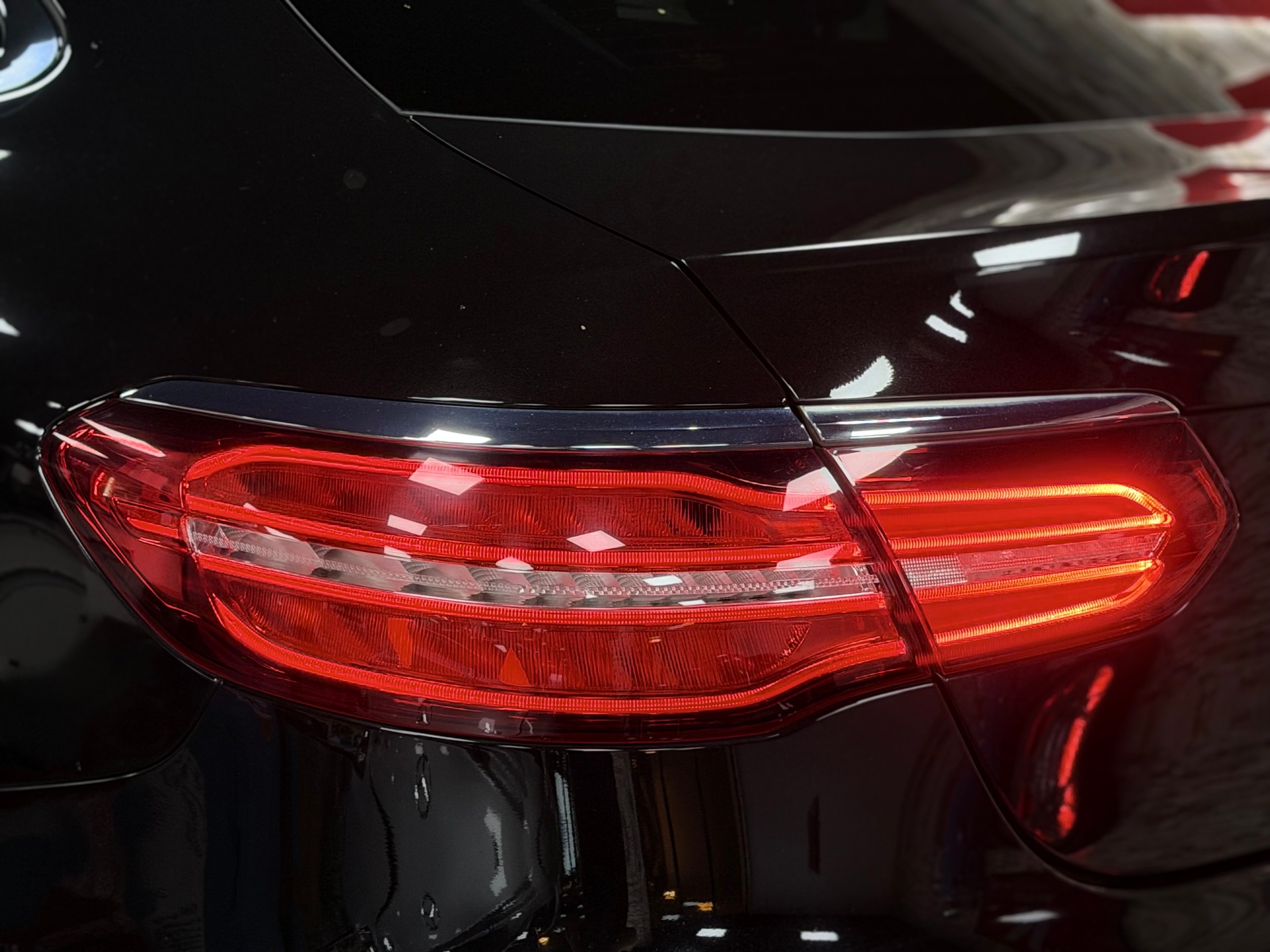 MERCEDES-BENZ GLC Coupé 250 d AMG Line 4Matic 9G-Tronic-image-8