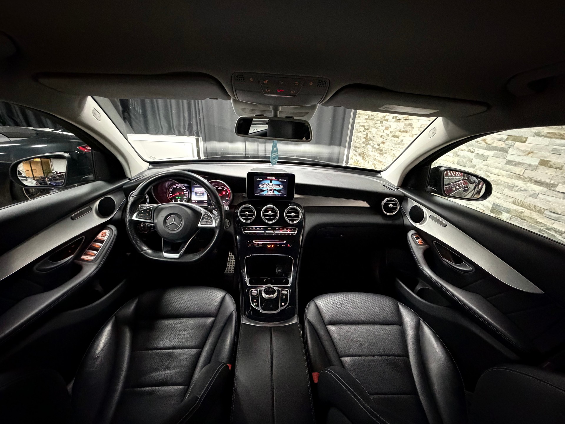 MERCEDES-BENZ GLC Coupé 250 d AMG Line 4Matic 9G-Tronic-image-23
