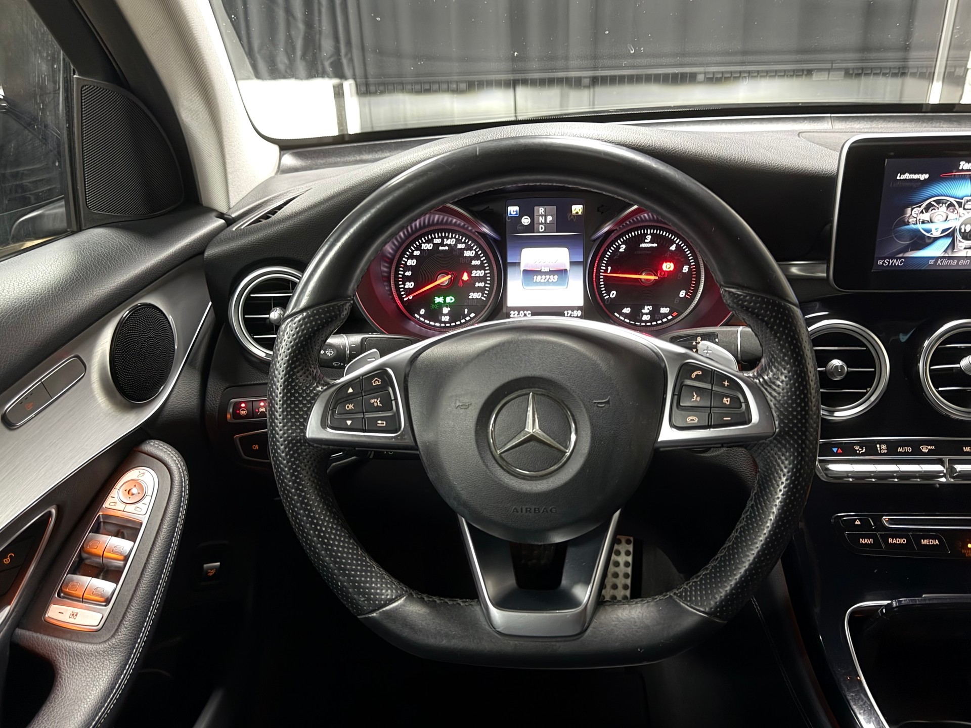 MERCEDES-BENZ GLC Coupé 250 d AMG Line 4Matic 9G-Tronic-image-14
