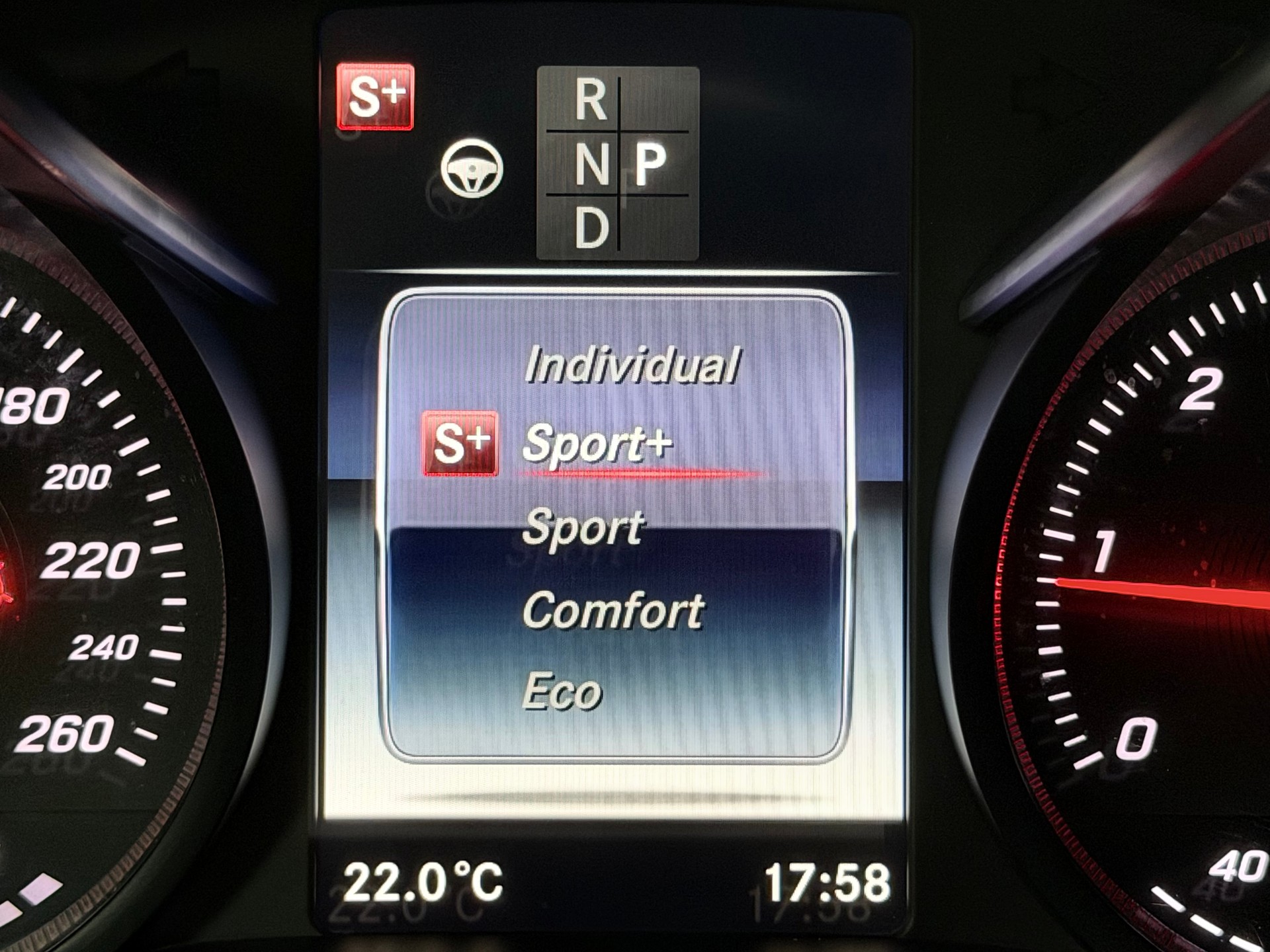 MERCEDES-BENZ GLC Coupé 250 d AMG Line 4Matic 9G-Tronic-image-16