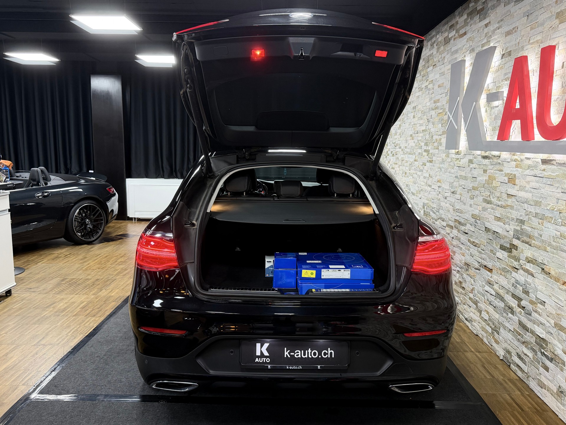 MERCEDES-BENZ GLC Coupé 250 d AMG Line 4Matic 9G-Tronic-image-24