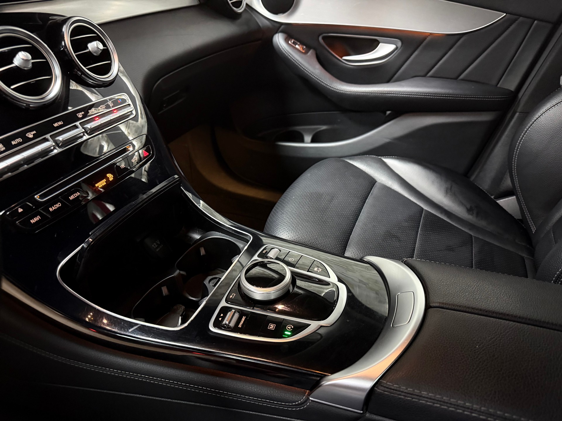 MERCEDES-BENZ GLC Coupé 250 d AMG Line 4Matic 9G-Tronic-image-18