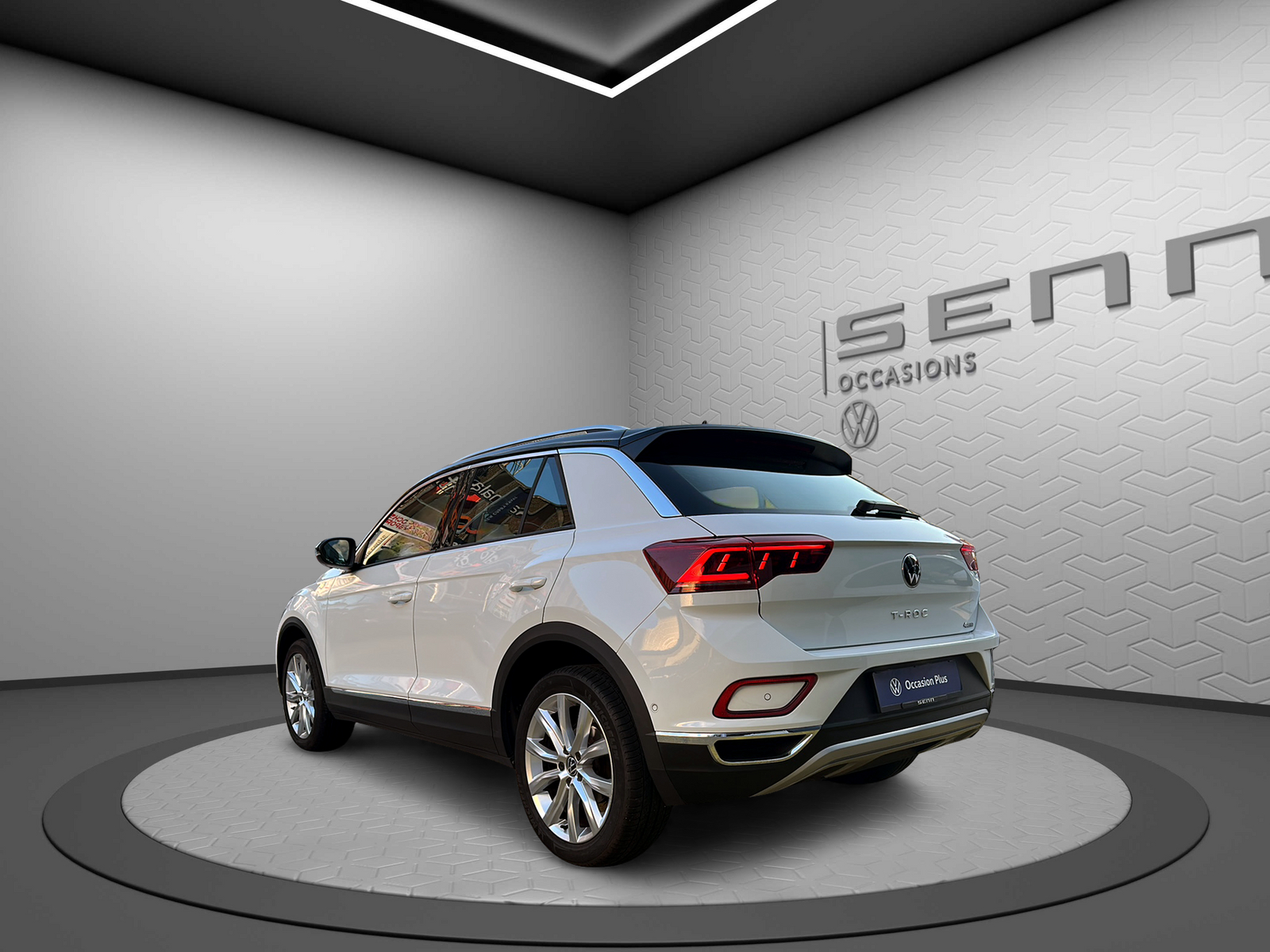 VW T-Roc 2.0 TSI Style DSG 4Motion-image-3