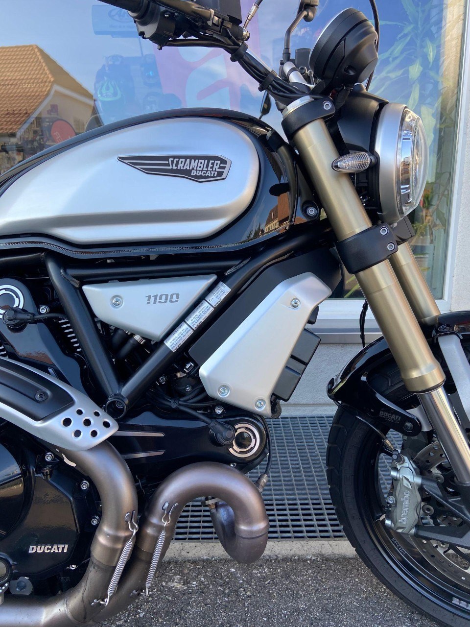 DUCATI 1100 Scrambler-showroom-element-2