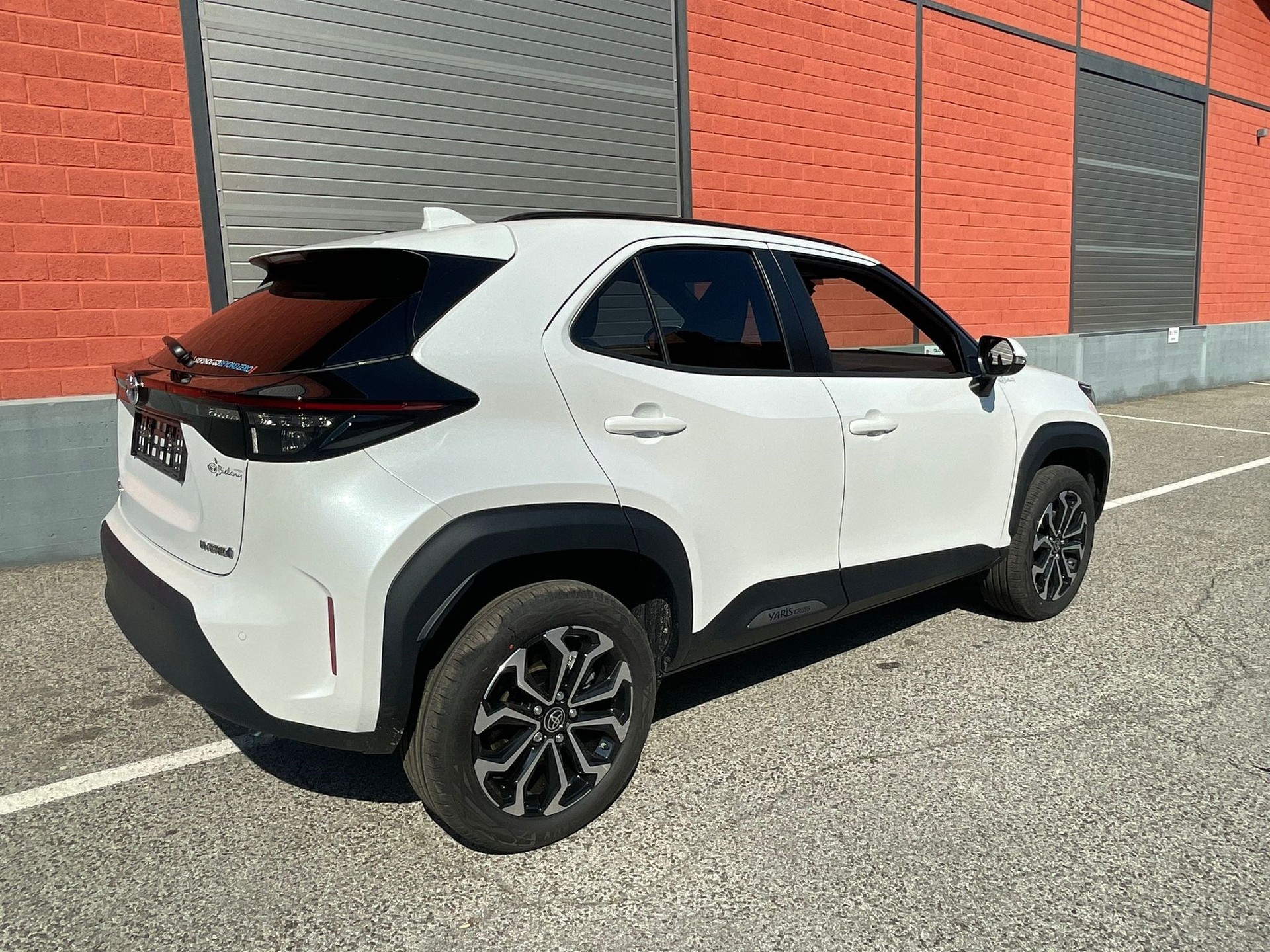 TOYOTA Yaris Cross 1.5 Comfort e-CVT-image-2