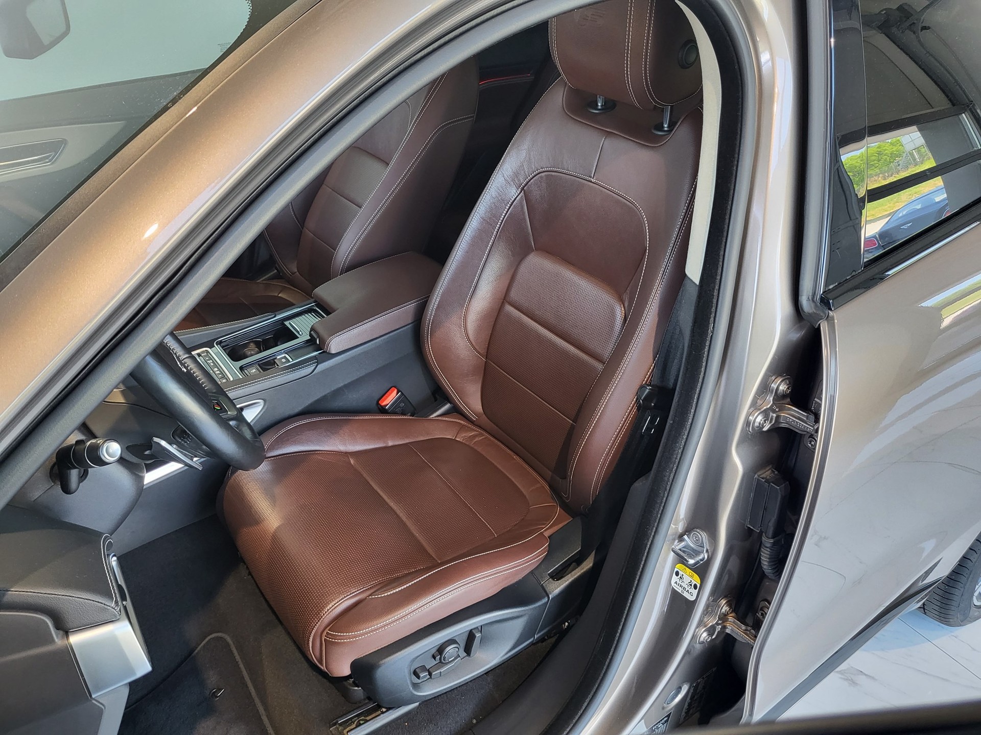 JAGUAR F-Pace 3.0 V6 S AWD Automatik-image-4