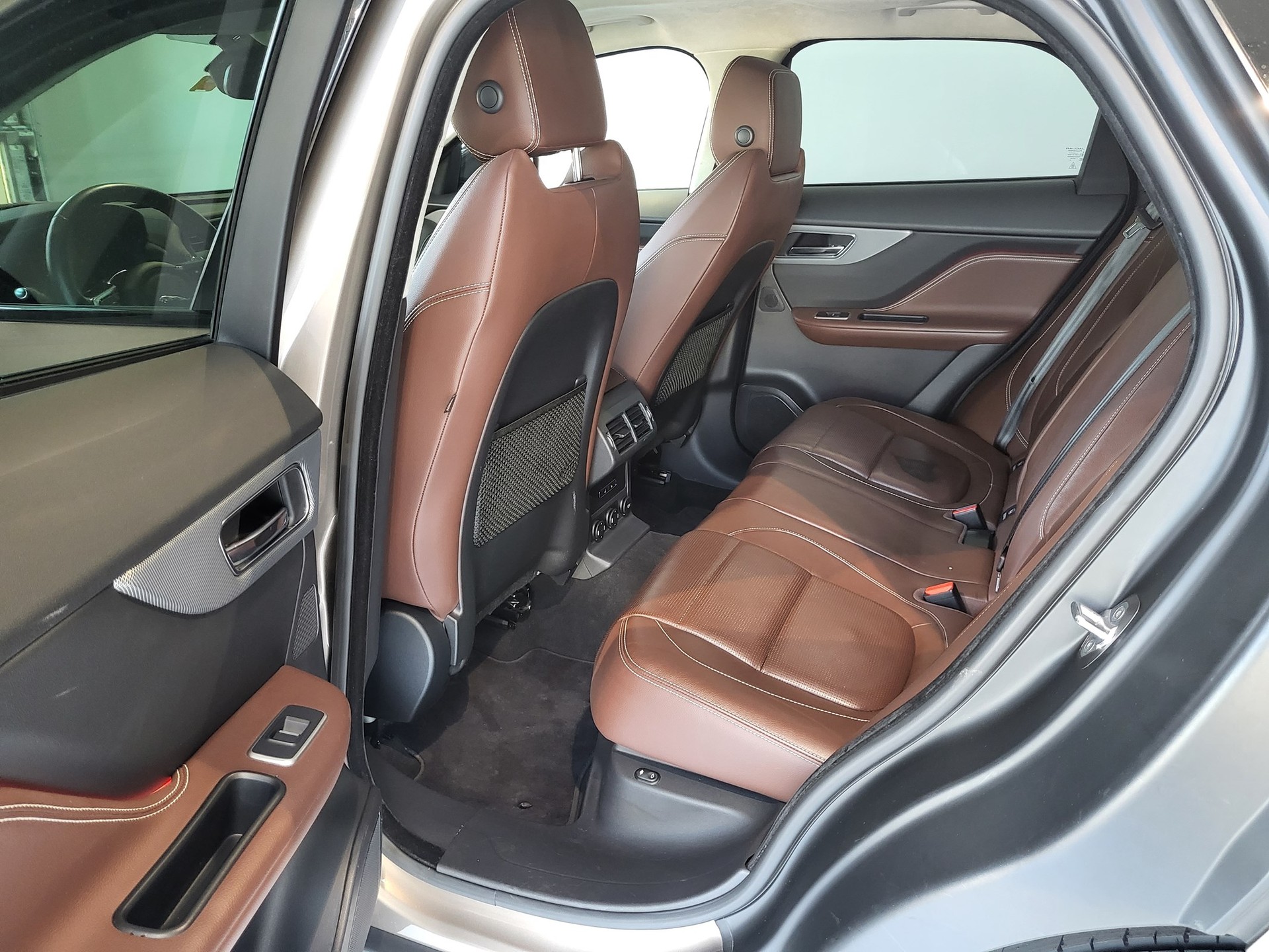 JAGUAR F-Pace 3.0 V6 S AWD Automatik-image-5