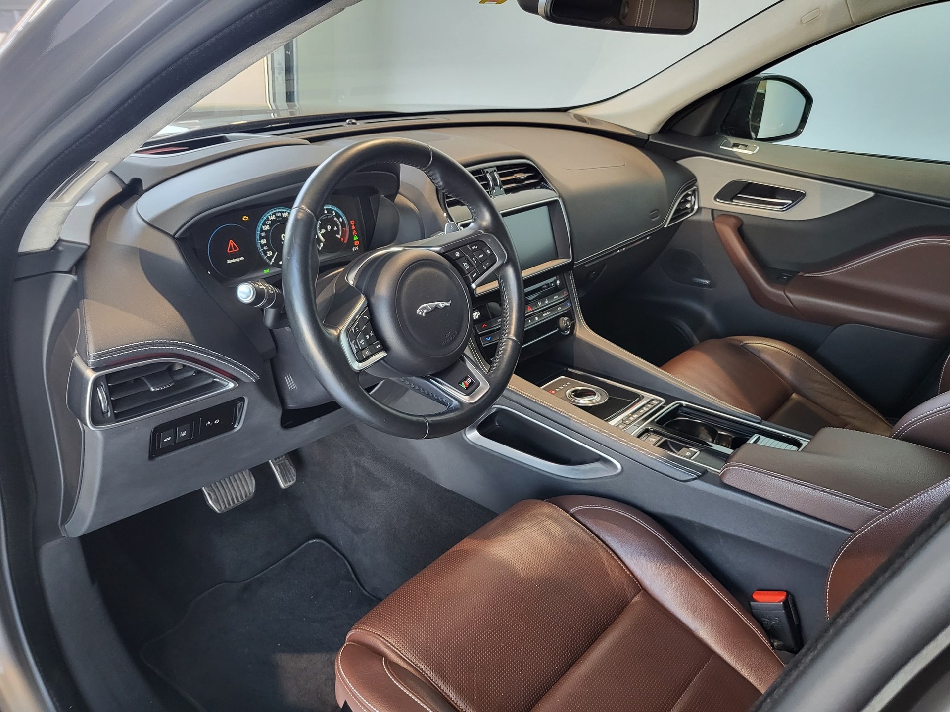 JAGUAR F-Pace 3.0 V6 S AWD Automatik-image-3