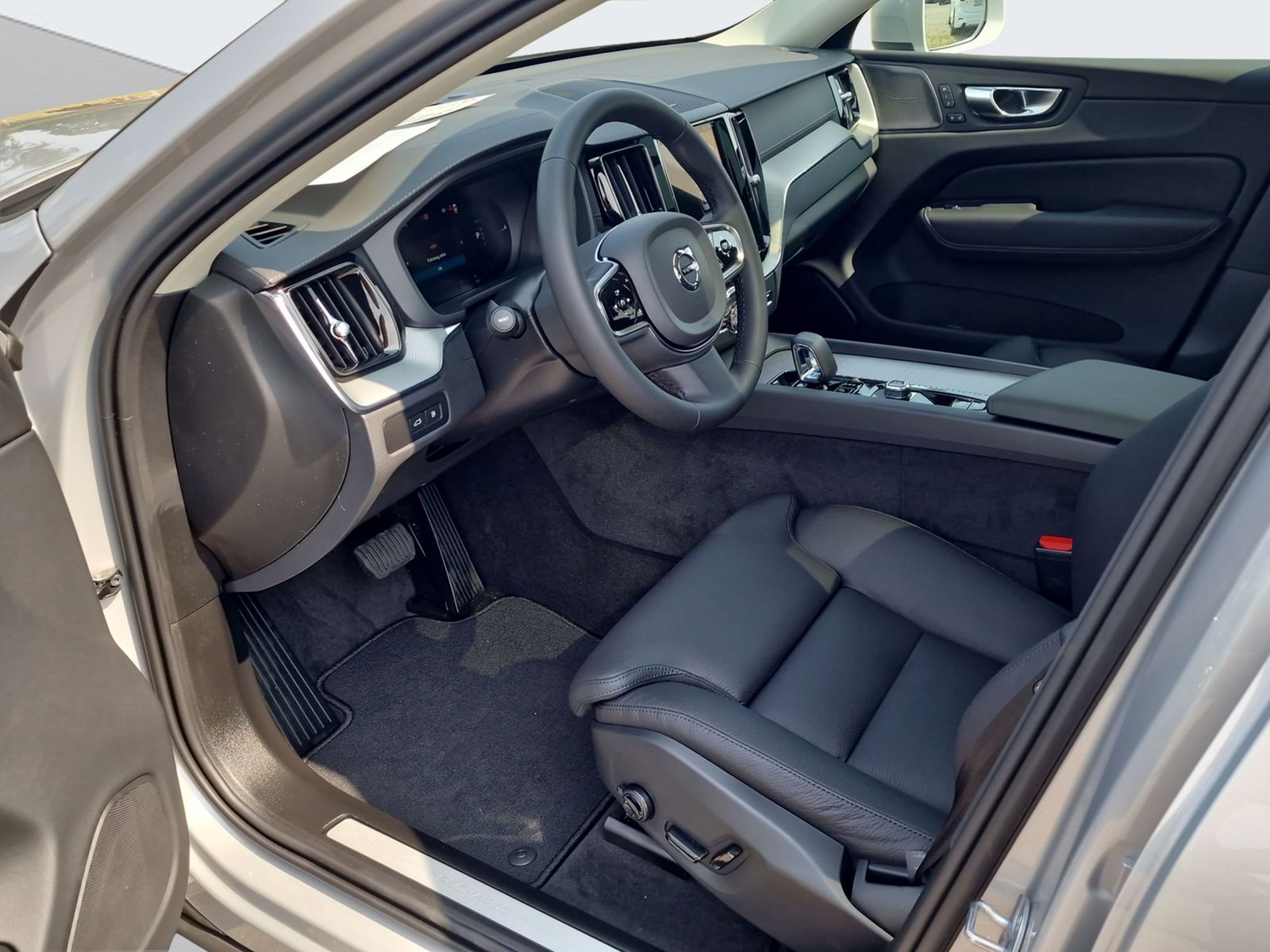 VOLVO XC60 2.0 T6 TE Ultimate Bright eAWD-image-9