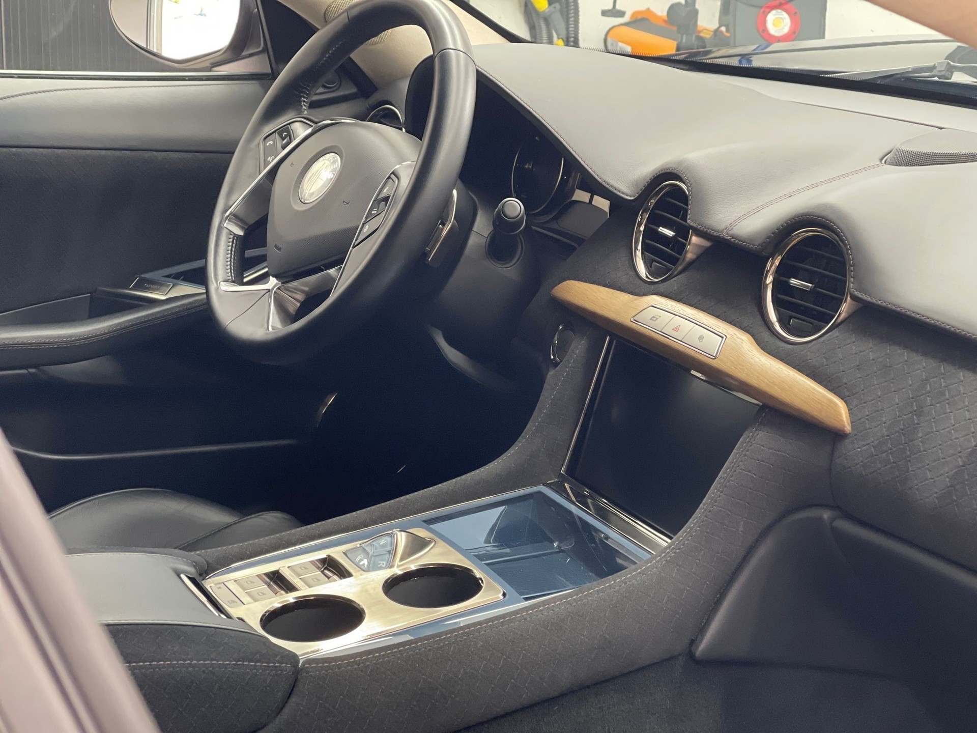 FISKER Karma Standard-image-3