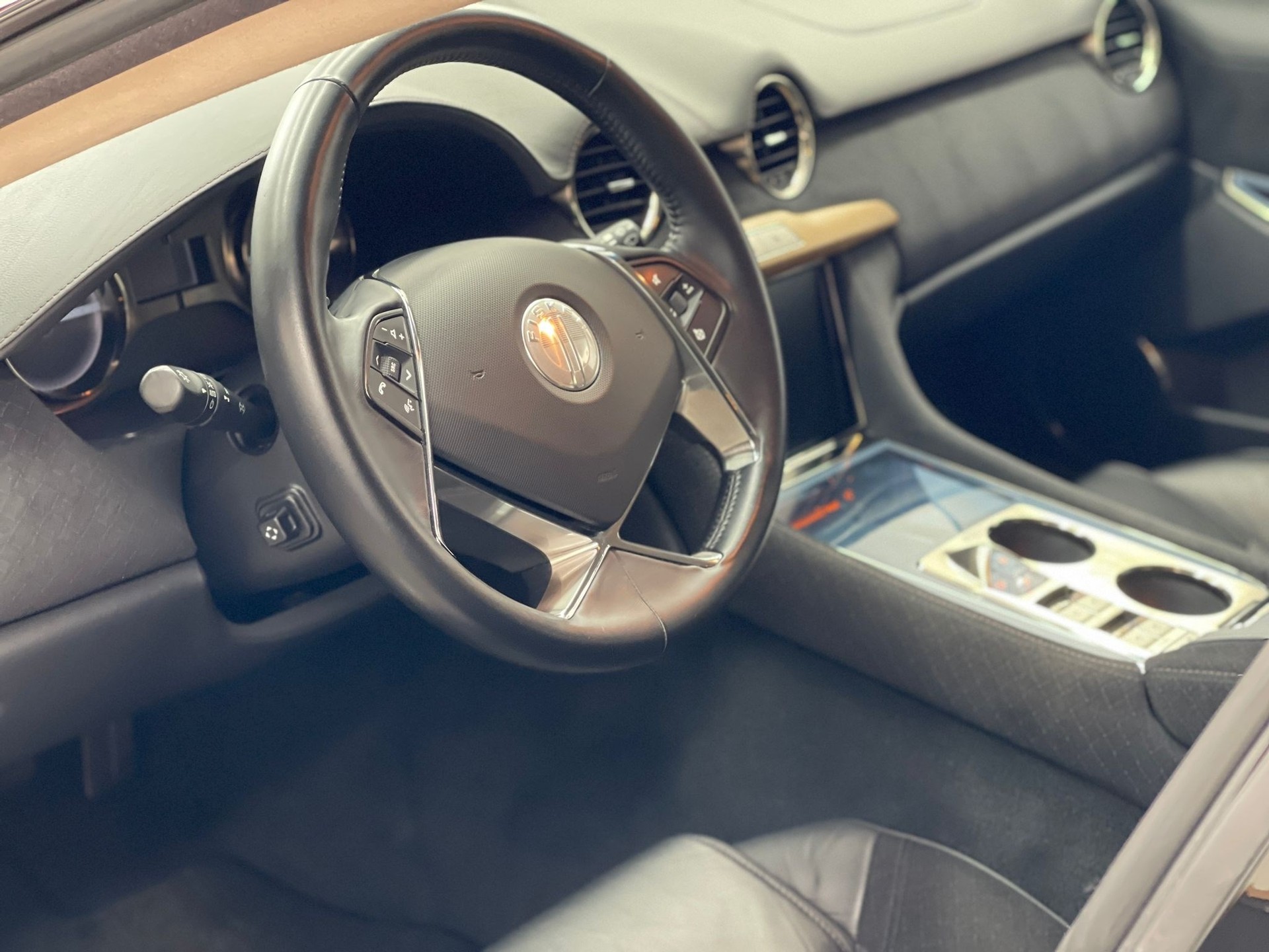 FISKER Karma Standard-image-4