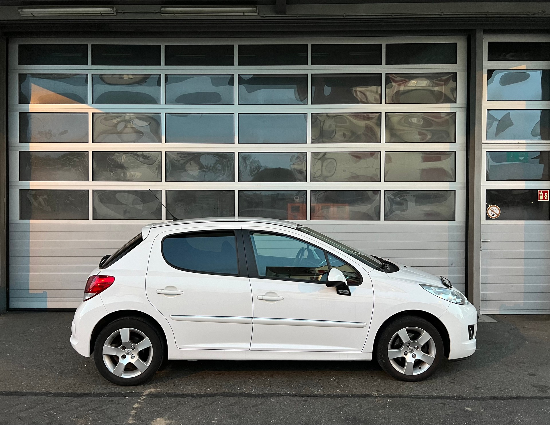 PEUGEOT 207 1.6 16V Sport-image-2