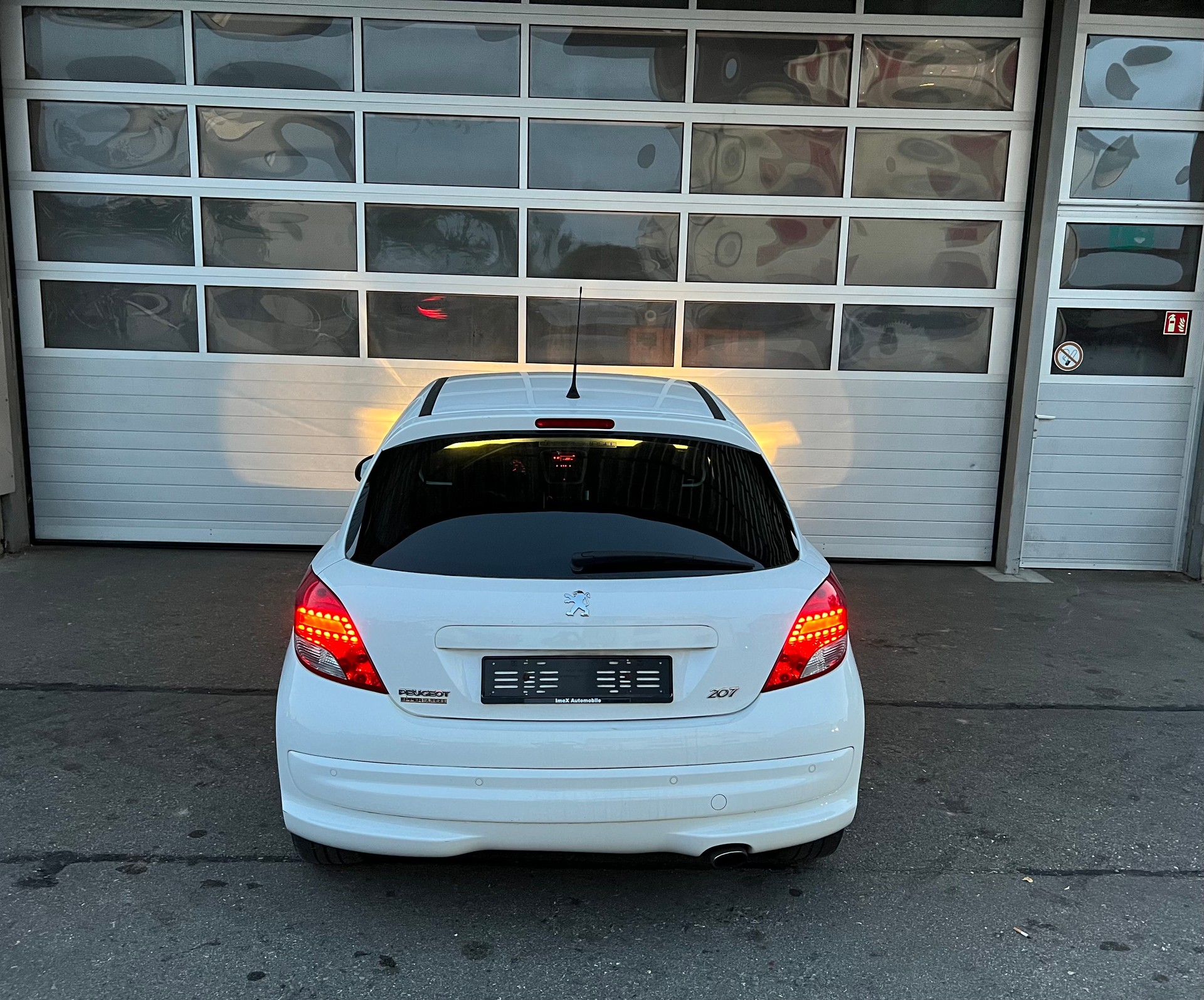 PEUGEOT 207 1.6 16V Sport-image-3
