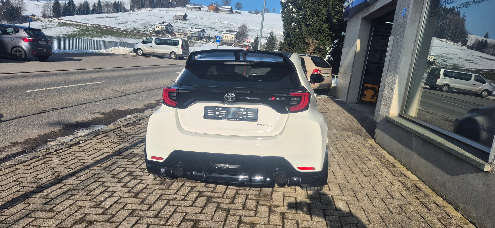 TOYOTA Yaris 1.6 GR Sport-image-1