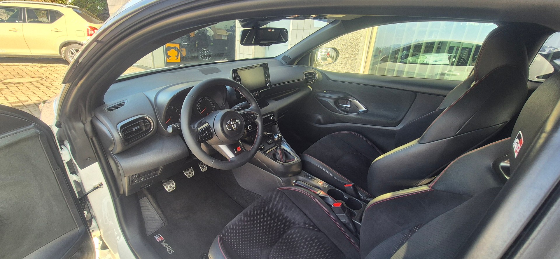 TOYOTA Yaris 1.6 GR Sport-image-6